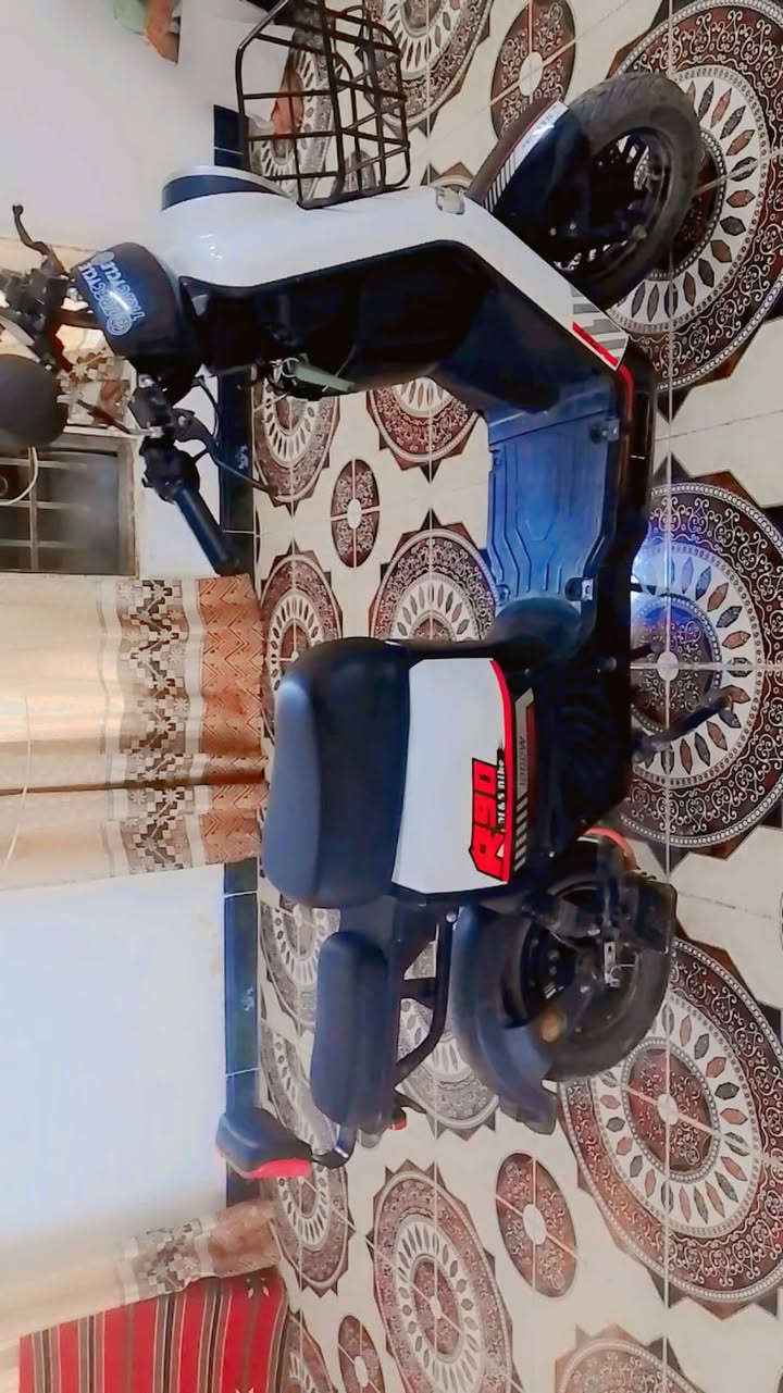 السلام عليكم ورحمة الله وبركاته
دراجه شحن R90 للبيع

شغال كامل ما بي نقص برغي 

اخو الجديد 

بطاريات عدد 5 مالات الشركه

نظافه 100%

السعر المطلوب 550 وبي مجال 

للاستفسار الاتصال على الرقم

***********

والخاص مفتوح
