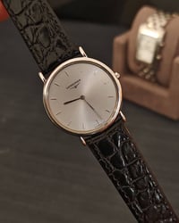 لونجي لا گران كلاسك قطر 34  اساسية بالكامل  للاستفسار تواصل 0770501143...