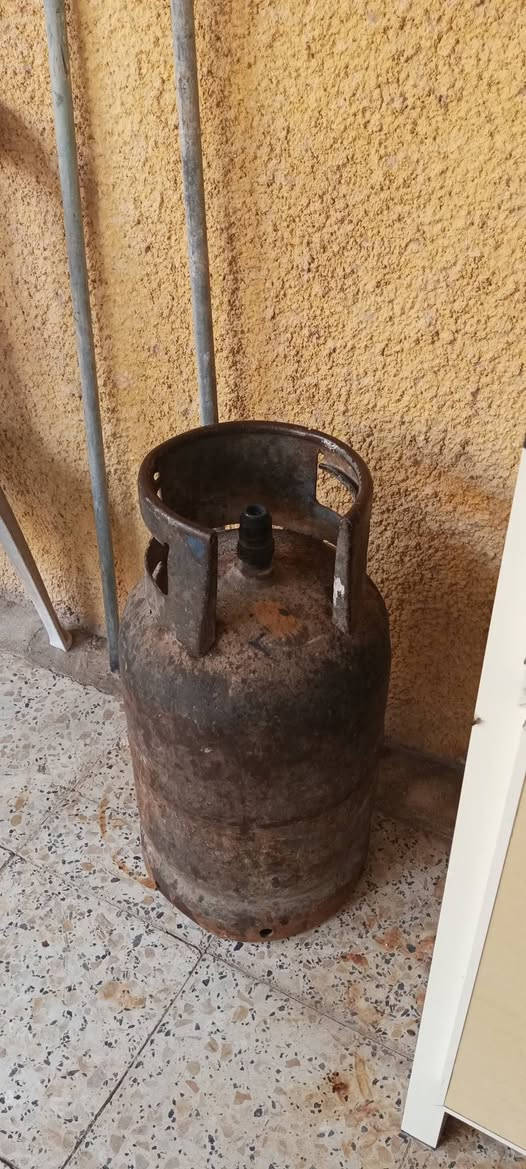 غراض للبيع مكان هبهب لاتصال ***********
