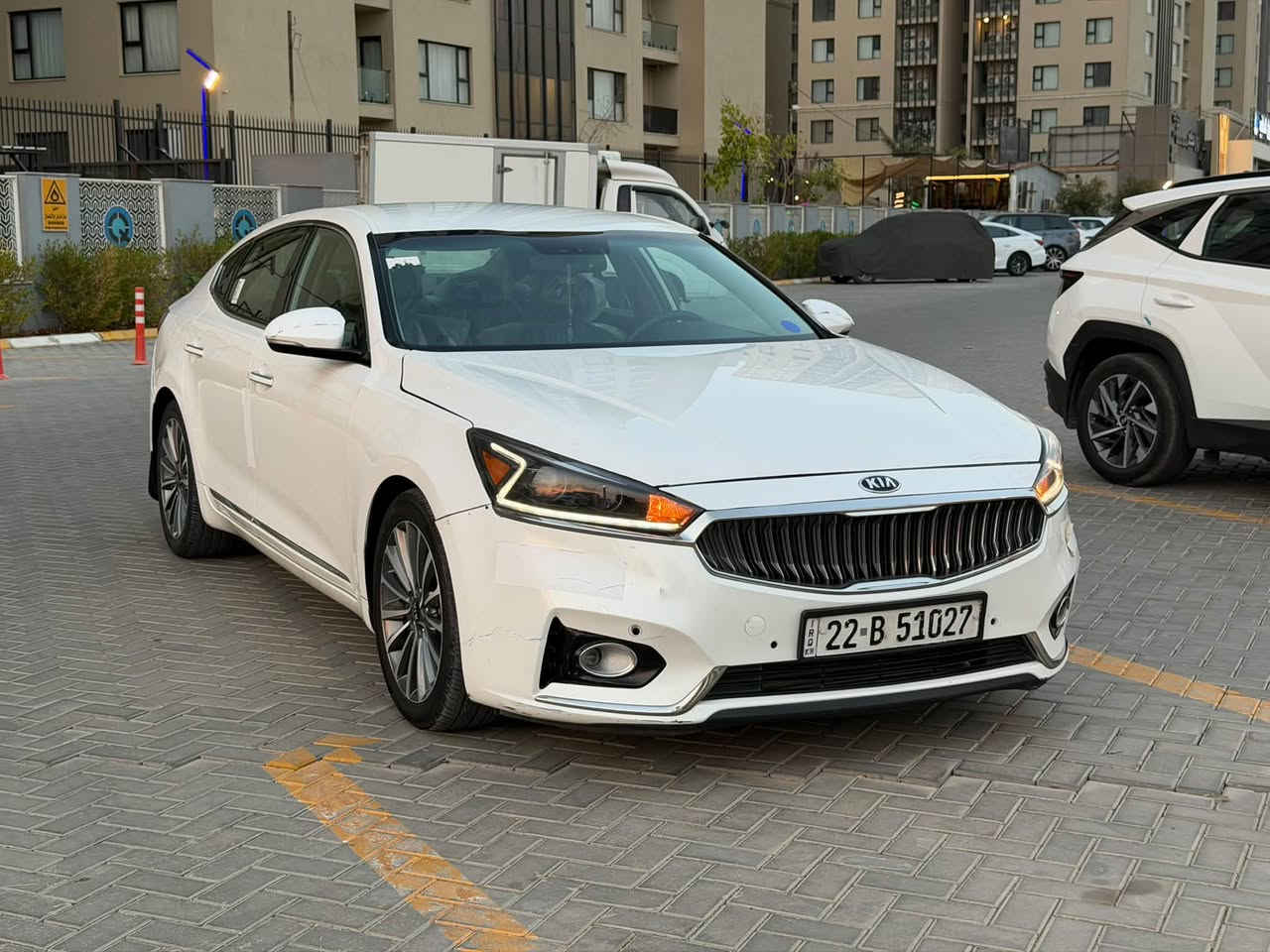 السلام عليكم 
كيا كدنزا 2017 
ماشيه 100 الف 
حادثها جاملغ خلفي وباب خلفي سياره جاهزه بدون نقص 
مواصفات
بصمه 
شاشه 
كأمره 
تحكم ستيرن 
قطعتين تبريد 
محرك 6 سلندر 
مكانها بغداد حي الجهاد 
السعر 145 $
للاستفسار 
***********

