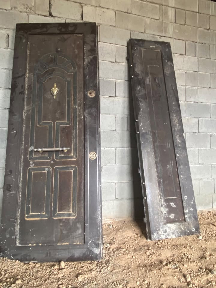 سلام عليكم ابواب يطالي  غرف غير مستخدم العدد ٣ مع باب قاصه ديوان. قيم واخذ اسعار مناسبه الموقع الضلوعيه ***********
