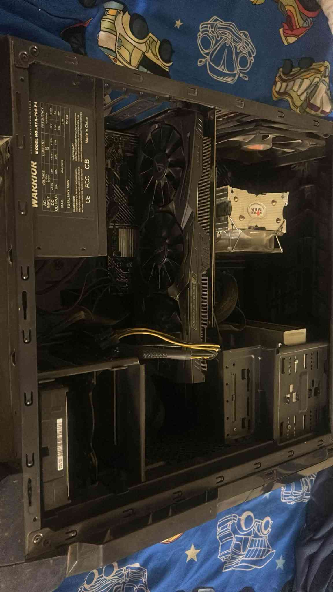 Pc للبيع مواصفاتها بل صور مكاني بغداد
***********

نص مكتوب في الصور:
- About Your PC is monitored and protected. See details in Windows Security Installed RAM 16.0 GB Speed: 2666 MHz Processor Intel(R) Core(TM) i5-10400F CPU @ 2.90GHz 2.90 GHz Graphics Card 6 GB NVIDIA GeForce GTX 1060 6GB 347 GB of 1.13 TB used Storage 1.13 TB DESKTOP-PUIF7Q5 System Product Name Rename this PC Device Specifications Copy Device Name DESKTOP-PULE7Q5 Processor Intel(R) Core(TM) i5-10400F CPU @ 2.90GHz 2.90 GHz Installed RAM 16.0 GB (15.9 GB usable) Graphics Card NVIDIA GeForce GTX 1060 6GB (6 GB) Storage 224 GB SSD KINGSTON SA400S37240G, 932 GB HDD WDC WD10EZEX-08WN4A0 Device ID F6A1EA9D-5B7A-40B5-A986-929245A07E80 Product ID 00330-80000-00000-AA663 System Type 64-bit operating system, x64-based processor Pen and touch No pen or touch input is available for this display Frequently asked questions How does having 16 GB or more of RAM impact my PC's performance? Can I run modern applications smoothly with this RAM capacity? Is my GPU sufficient for high end gaming and video experience? How can having a dedicated GPU enhance my experience and productivity? Am I running the latest version of the Windows OS? What is the latest Windows version?