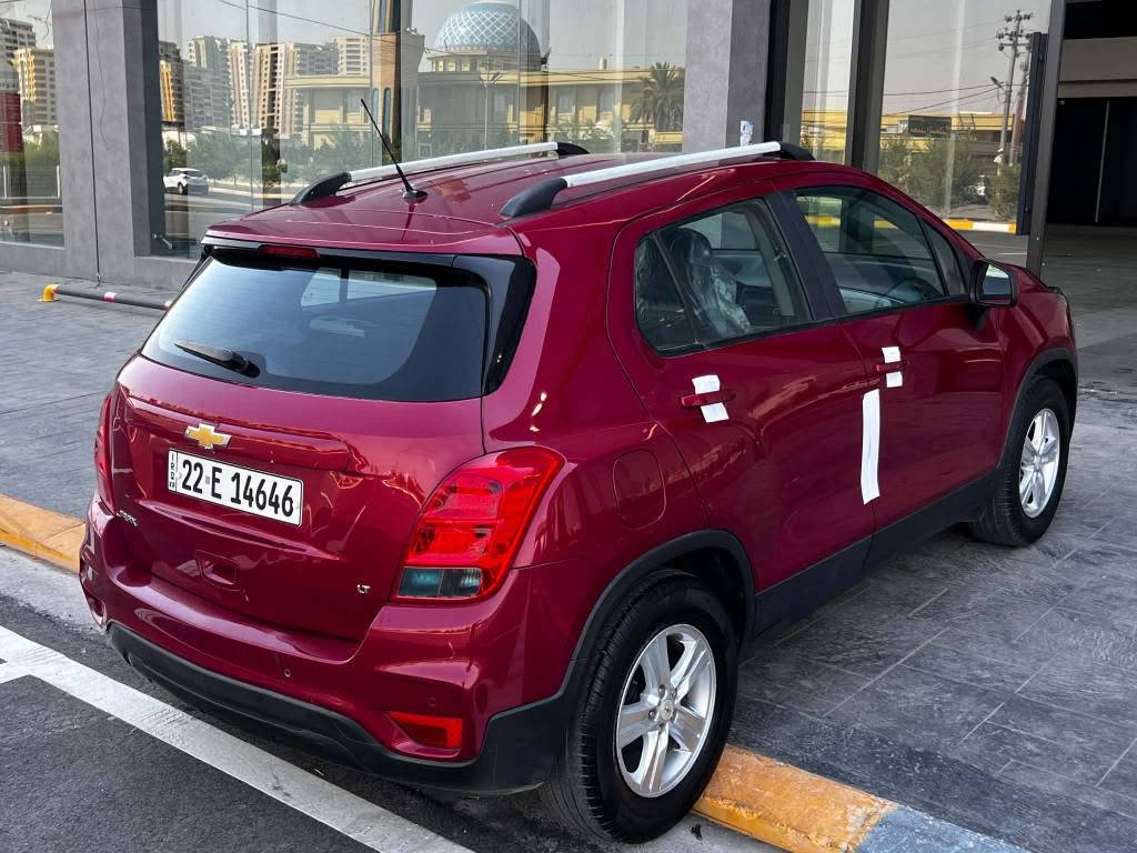 جۆر: شۆفرلێت تراکس (Chevrolet Trax)
​مۆدێل: 2018
​مواستفات: LT (فۆڵ مواسەفات)
​دۆخی بۆیاخ: کلین تایتڵ، بێ بۆیاخ
​مەکینە و گێڕ: بەشەرت، نەکراوەتەوە
​شوێن: هەولێر
​نرخ و پەیوەندی:
​نرخ: 83 وەرەقە ($8,300) - کەمێک مەجالی تێدایە
​ژمارەی پەیوەندی (واتساپ): *********** أربيل, العراق
