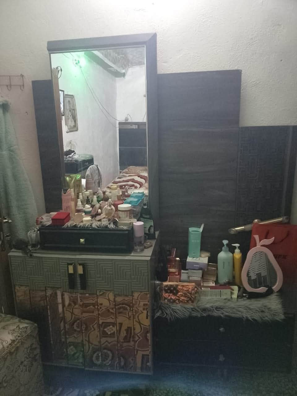 غرفه للبيع مستعمله انظيفه ٩قطع تركيه مكانه نجف للتواصل رقم ***********
