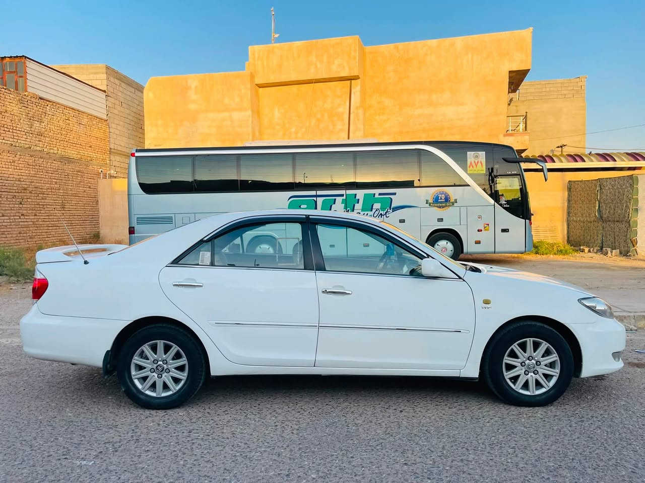 كامري ٢٠٠٦ 
محرك 4 سلندر 
كير ومكينه كفاله
تبريد ثلج ❄️ 
السيارة مصبوغه عام اثر تگشير الصبغ بدون دواخل
رقم بغداد بأسمي تحويل مباشر
مكان السيارة صلاح الدين قضاء بلد 
السعر ٧٩ $ وبيه مجال
الهاتف ***********
