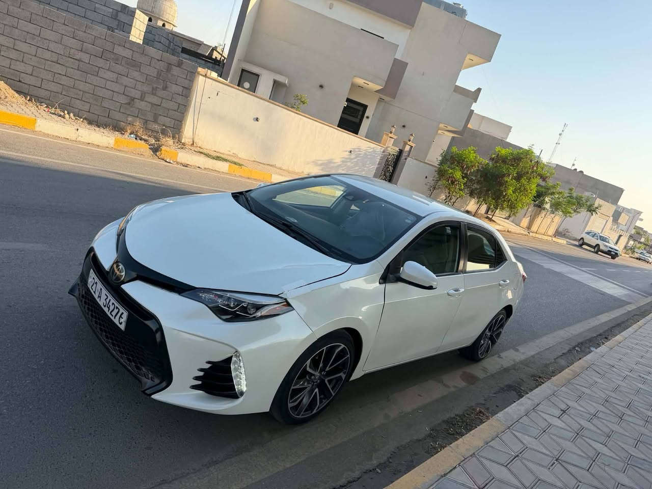 كورلا 2018 أبيض
ماشيه 112
الضرر : جامرلغ وبونيد 
باب سايق كلير بدون فتح و معجون
مواصفات Le
محدث SE
 سنويه جديده ل2030
تحكم ستيرن فول   
شاشه كبيره 
شفتات ستيرن
تبريد بيانو شاشه 
رادار امامي 
تحديد مسار 
قياده ذاتيه 
لايت زينون عالي ناصي 
بلوجكترات لد 
سبايدر اصلي 
حجر صالنصه
عنوان السياره كركوك شرط التحويل و غرامه 
السعر 128 بيها مجال بصيط 
الاتصال :***********
