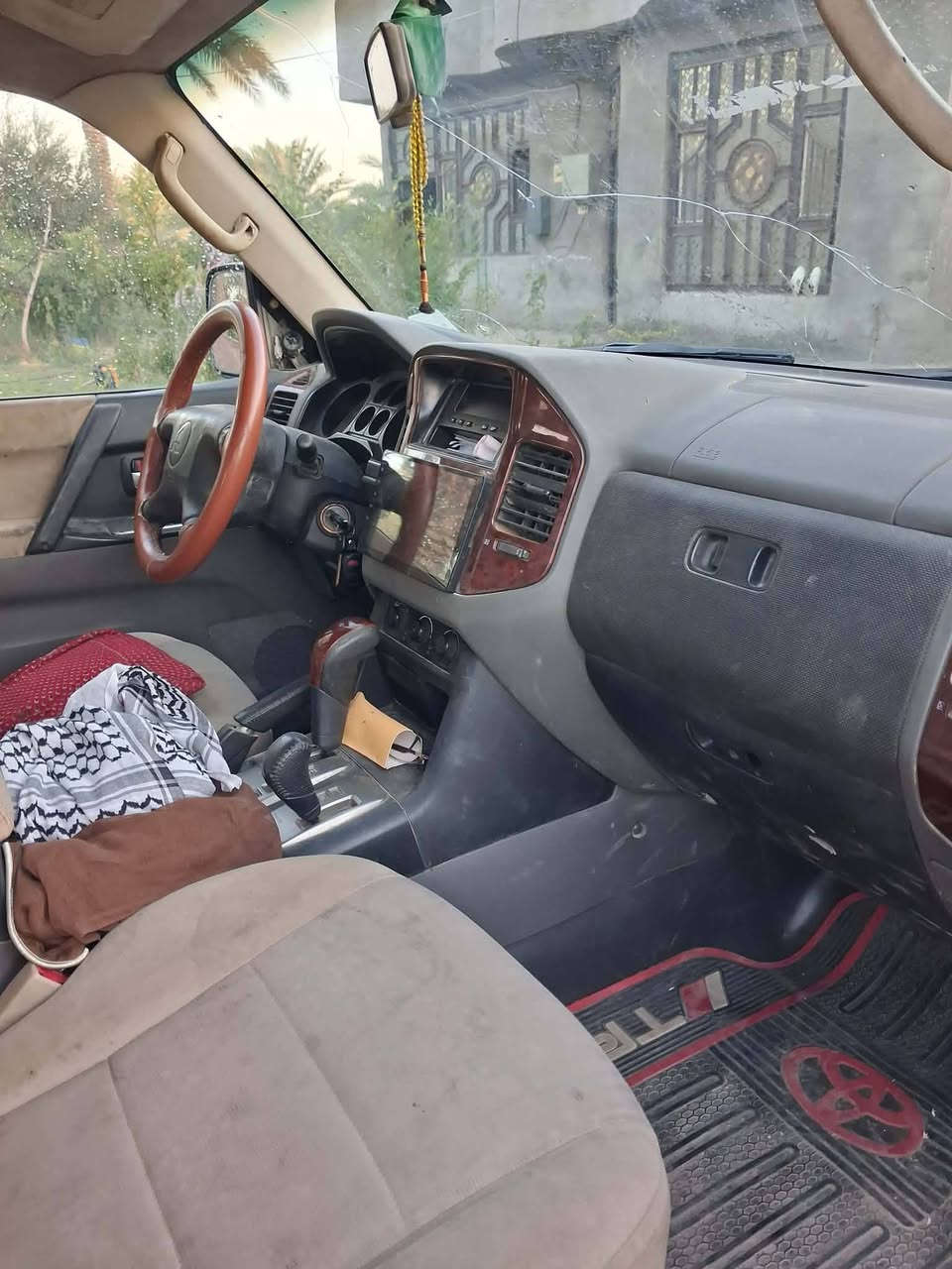 بايجيرو ٢٠٠٦ جاهزه من كلشي رقم بغداد بسمي سعر ٧٥ بيه مجال ***********
