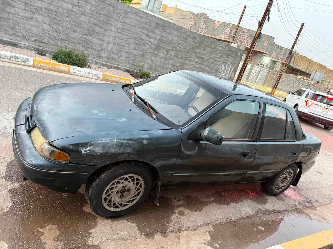 السلام عليكم
سيارة سيفيا موديل ٩٢ رقم بغداد مشروع وطني 
سيارة بيها خويس  والجاملق الأمامي الأيمن مبدل لون نيلي وأنت تفحص وتجيك وتشوف بعينك 
تبريدها كان شغال الصيف الماضي لكن شغلته هذا الصيف يشتغل لكن ماكو تبريد وتركته
سنترلوك  شغال ومسجل بلوتوث 
مكان السيارة أبو منيصير الفارس
للاستفسار الاتصال على الرقم ***********
