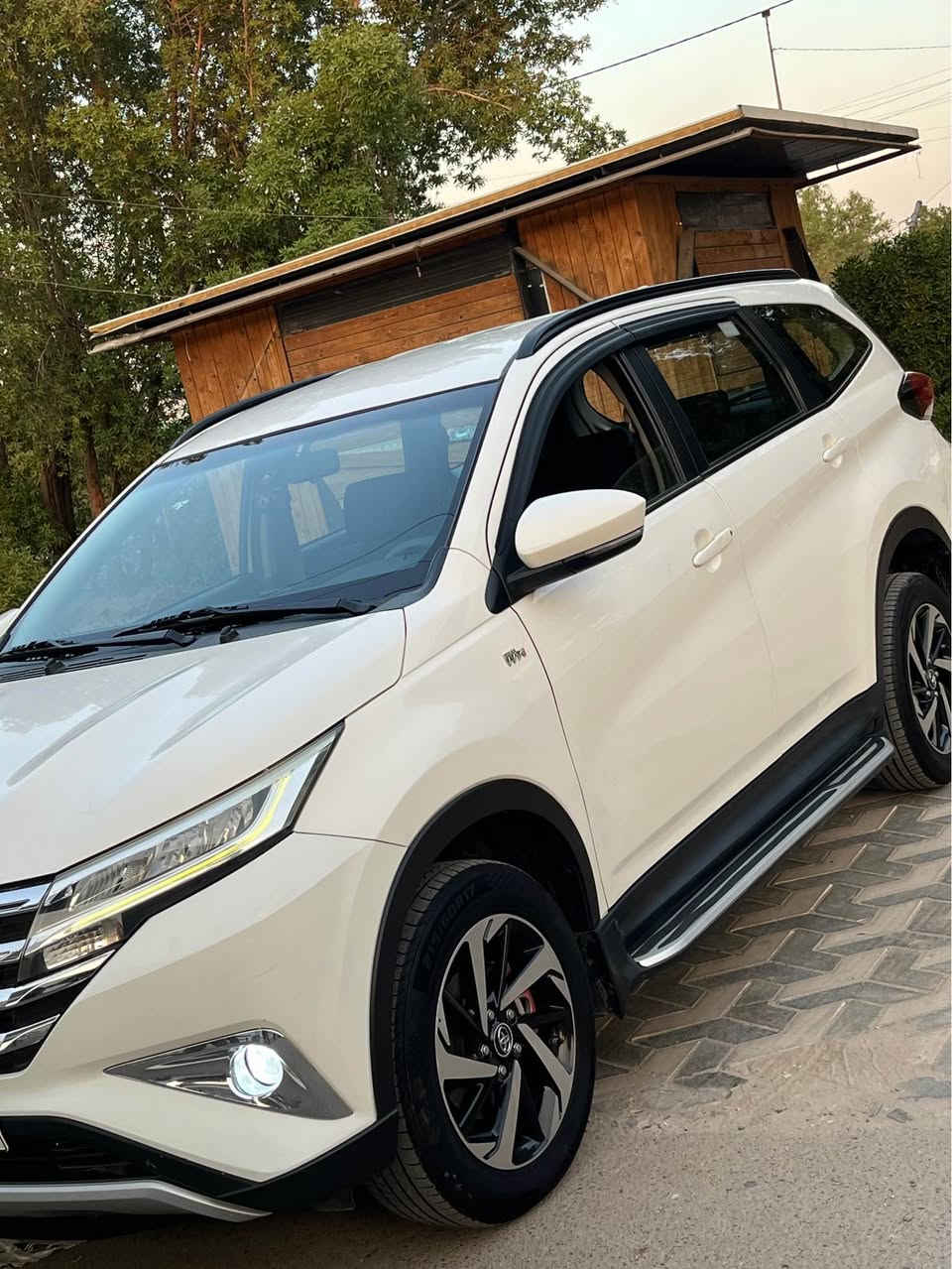 TOYOTA Rush 2019
بيع او مراوس 
خليجي ساز  
1-ماشيه 136الف كيلو فقط 
2-محرك 1500
3-اشاير بلمري 
4-ركاب عدد 7
5-بصمه 
6-تبريد ثلج 
7-قطعتين تبريد 
8-لايتات led 
9-كشافات ضباب 
10-كامره خلفيه 
11-شاشه 
12-شاشه تبريد 
13-رقم اربيل سنويه جديده ارقام جديد هزه جديد  
14-بك لايت led 
15- ويل كب عدد 5
16-حساسات خلفيه 
17-حاجب led 
18-تحكمات ستيرن
بغداد الغزاليه 
*********** بغداد, العراق
