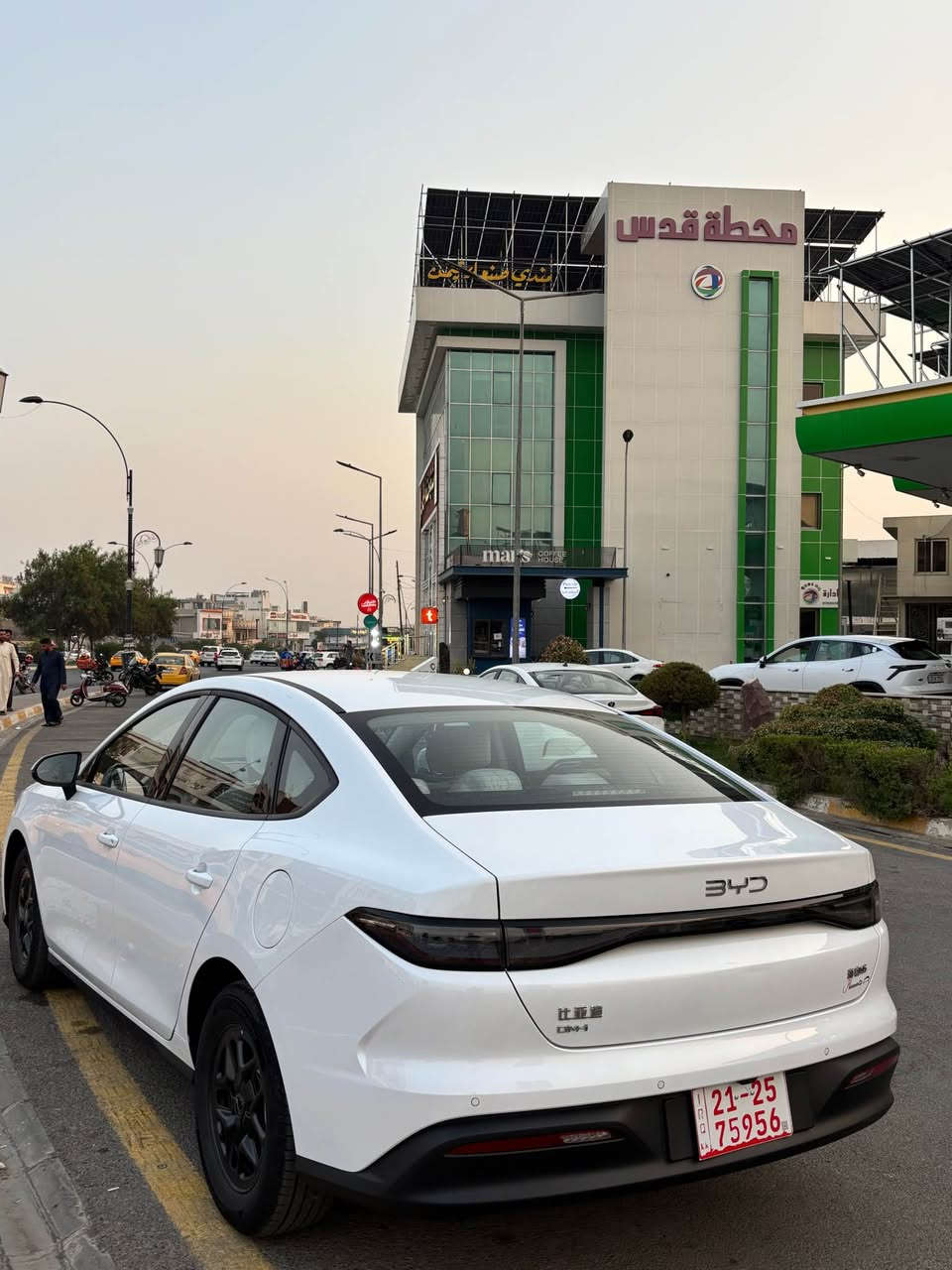 بي واي دي سيل فايف ماشيي 600كيلو زيروو بعده كل غراضه بصندوك كلشي بعده على وضع الشركة شاحنه اصليه وياه بعده كاتي مفاتح عقد الشركه شوكت متريد تفتحه وتروح ترقم كبل ما بيه اي نقص سعر 138 وبي مجال بسيط*********** Singapore
