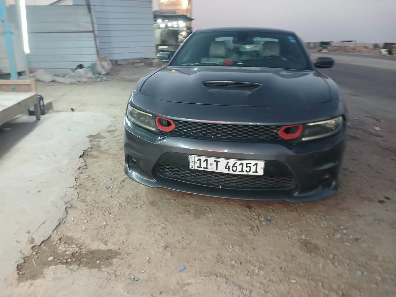 جارجر ٢٠١٦كير مكينة حدادية مكفولات تخم تاير جديد السيارة حادثها جاملغ خلفي فقط بدون دواخل بس السيارة صبغتهة حزام اثر شخوط وجراد جمالية فقط الله شاهد السعر ١٦٠ وبيهة مجال حك الجية مكان السيارة بغداد الحسينية مال راشدية رقم تلفون ***********
