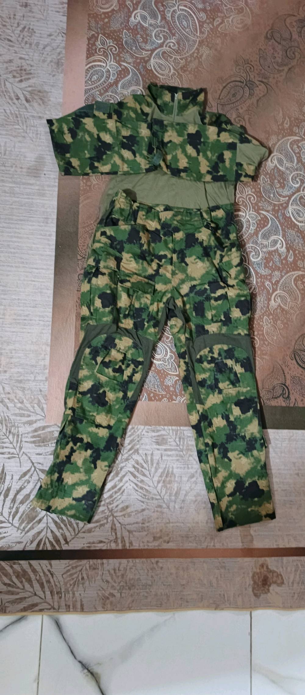 بدله حشد فالينه لبيع قياس M 
  السعر 40 الف وبي مجال 
مكاني نجف كوفه 
رقم الهاتف ***********