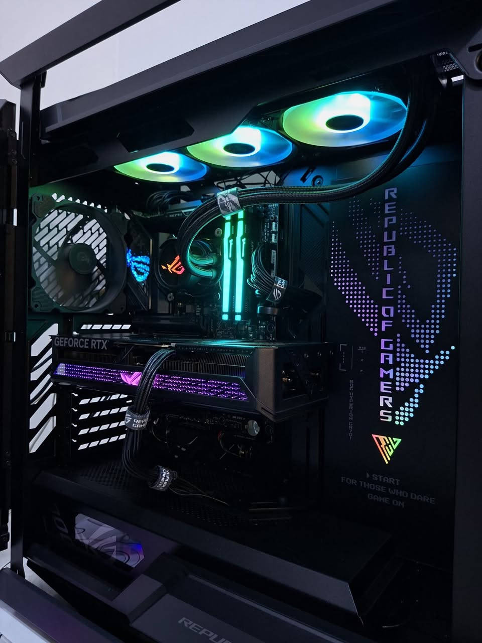 استخدام أقل الشهر...
كرت الشاشه ROG Strix  Gamin RTX 5070 OC 12GB
المعالج Intel Core Ultra 7 265k
الرامات Kingstone Fury RGB 32x2 (64)GB DDR5
اللوحه الام Asus ROG Strix Z890-H Gaming WIFI
الذاكرة 1TB ssd m.2 NVme
المبرد Rog Strix LC III 360 ARGB
الباور سبلاي Rog Strix Platinum 1000W
الكيس ROG Hyperion Gaming Case
المهتم فقط يراسلني او يتواصل وتساب ***********
