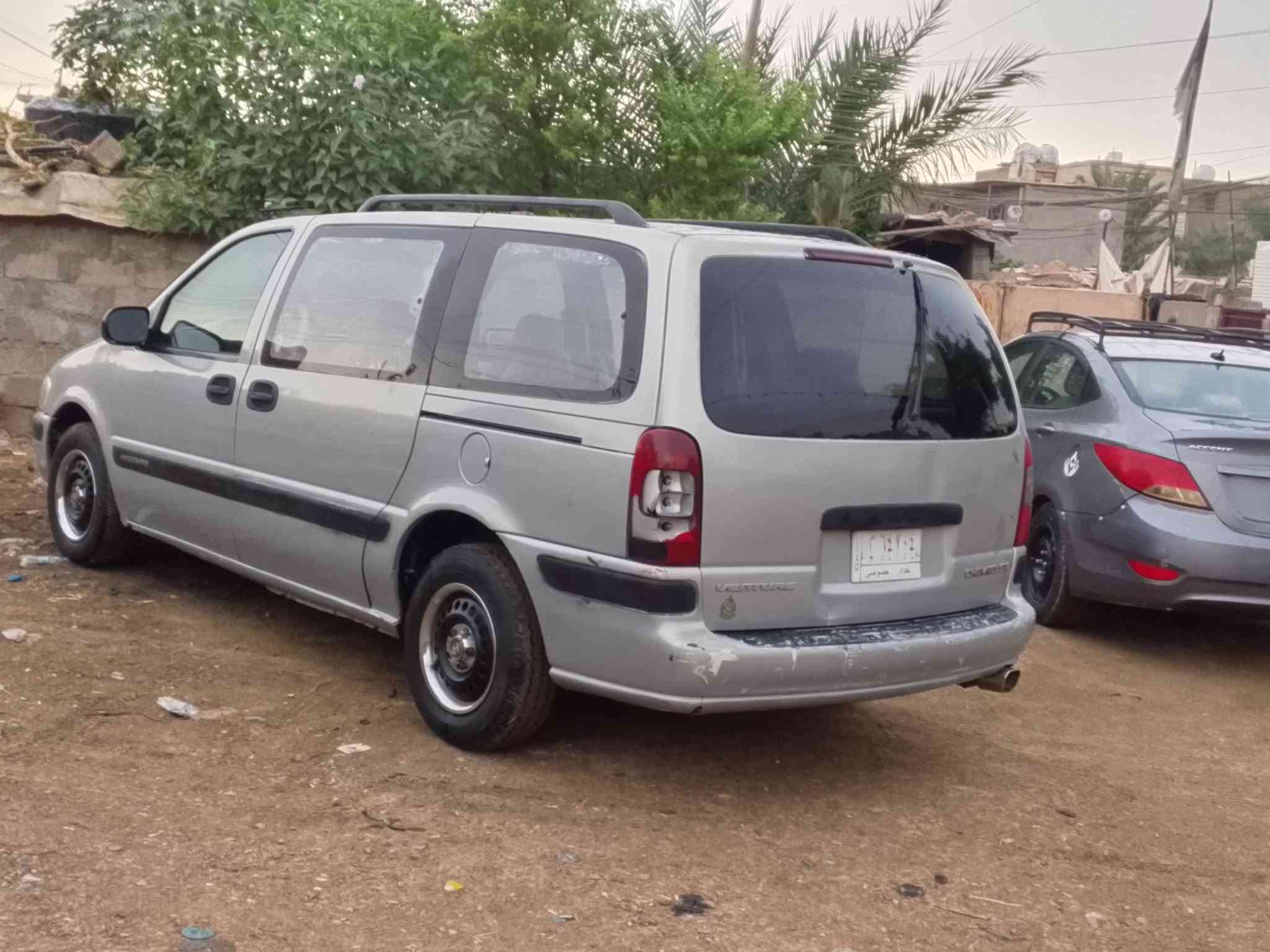 سلام عليكم سياره شوفر ليت فنچر موديل 2000 سياره. حلوه كشرها نضيف تخم تاير كهربائيات شغاله كير نضيف مكينه نضيفه بيها كازكيت بس شغاله تحويل ثاني يوم أبيع سعر 20 ورقه رقم بغداد الماني مكاني بغداد الزعفرانية رقم ***********
