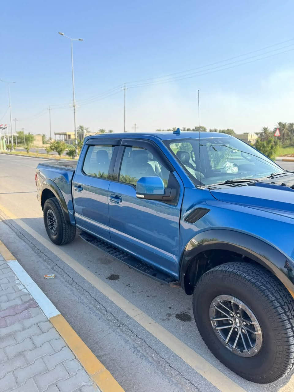 🚨 للبيع فورد F-150 رابتر 🚨

🔹 موديل: 2019
🔹 محرك V6 توين تيربو
🔹 دفع رباعي 4×4
🔹 جير أوتوماتيك 10 سرعات
🔹 لون أزرق مميز
🔹 السيارة بحالة ممتازة
🔹 جاهزة للفحص من أي مكان يختاره المشتري
🔹 المواصفات كاملة

💰 السعر: يحدد عند الاتصال
📞 للاستفسار والتفاصيل:
***********
