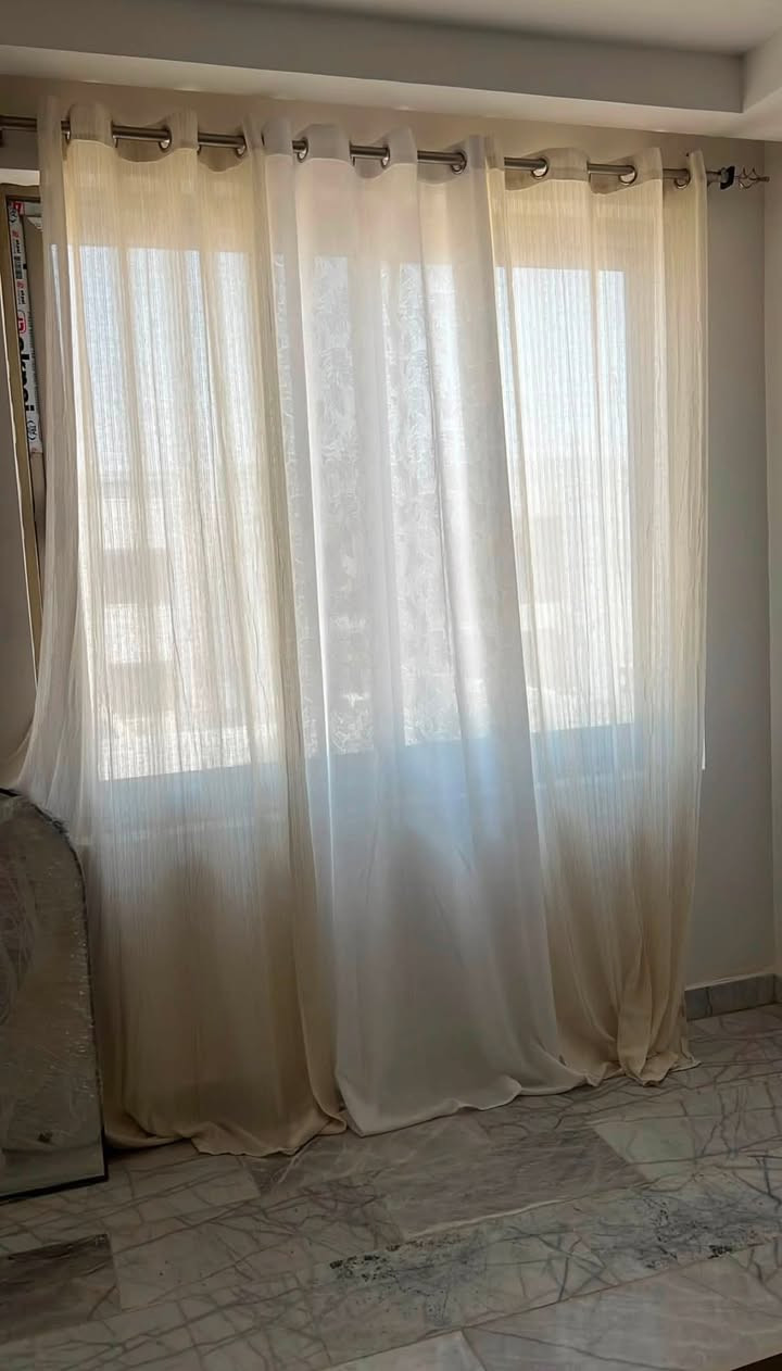 اغراض للبيع جدد غير مستخدمه
غرف نوم تركي غير مستخدم عدد 2
سبلت طن ونص حديد 
بردات 
للتواصل على الرقم ***********

