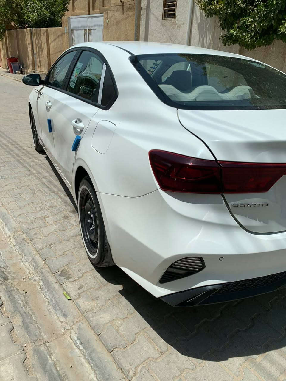 السلام عليكم 
سيراتو 22
رقم اربيل 
سياره جديده خليجي بيه بوراد فقط
محرك 1600 محرك وكير كفاله عل فحص 
مكانه كربلاء طوريج 
سعر $135 
اتصل ***********
