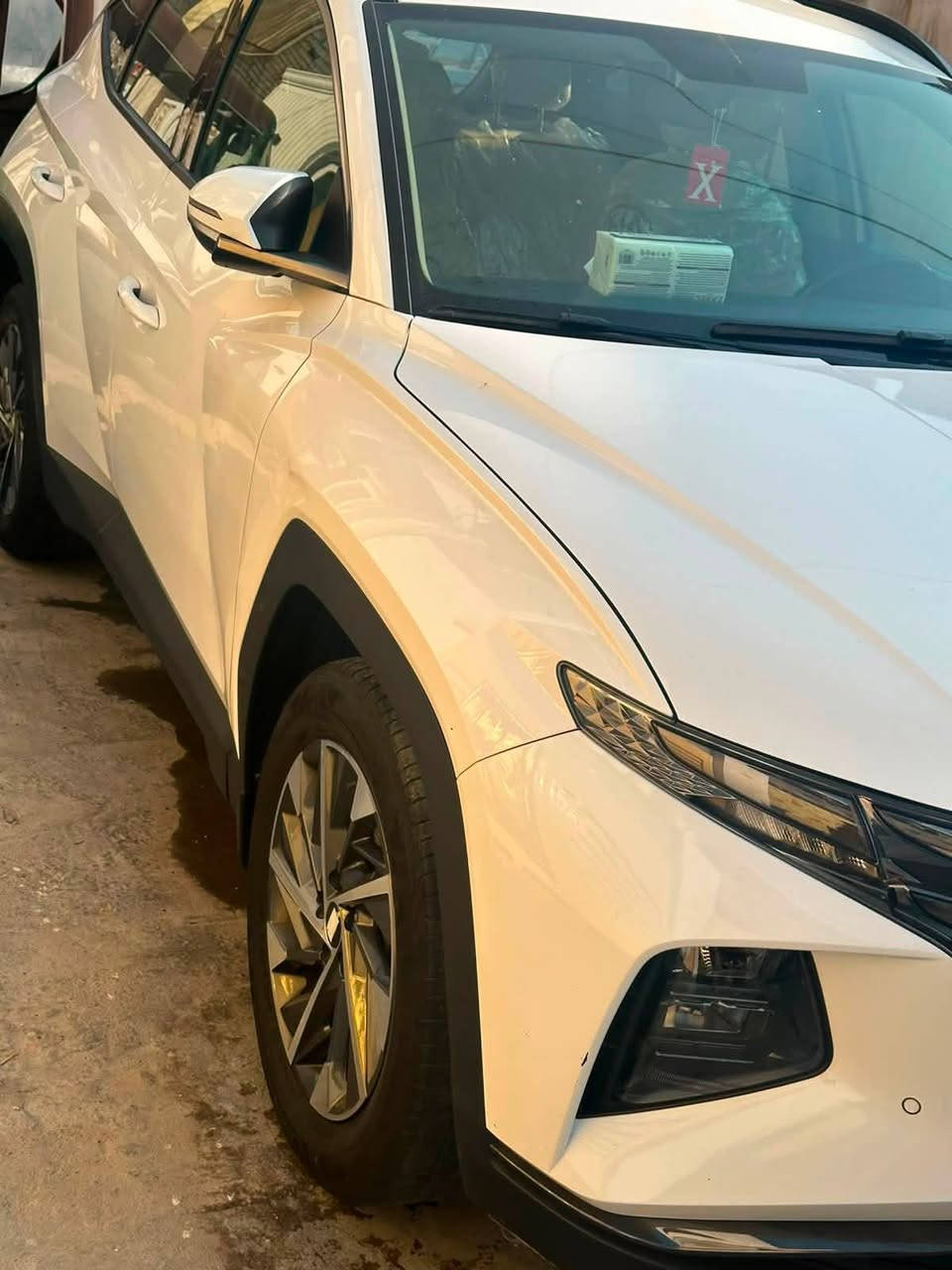 سلام عليكم توسان موديل 24كفاله عامه ماعده رعاصه بل جاملغ ماشيه ٤٤الف مزتعجل بيعته رايده 190بيه مجال بصيط شراي يتصل***********
