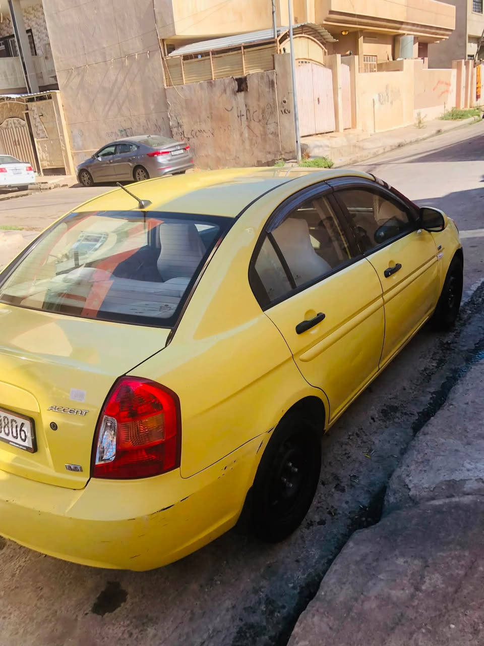 السلام عليكم
اكسنت للبيع 

موديل ٢٠١١

شركه العامه ليموني اصلي 

سياره خير من الله 

ضرر بيها التكمه مال سايق بيها معجون خفيف 

فقط 

شاشه كامره اجدي 

سماعات 

مكينه كير شرط 

تحكمات ستيرن 

تايات جديد 

تبريد ثلج 

رقم بغداد اجنبي 

السعر 80 وبيها مجال

 الرقم *********** بس واتساب

