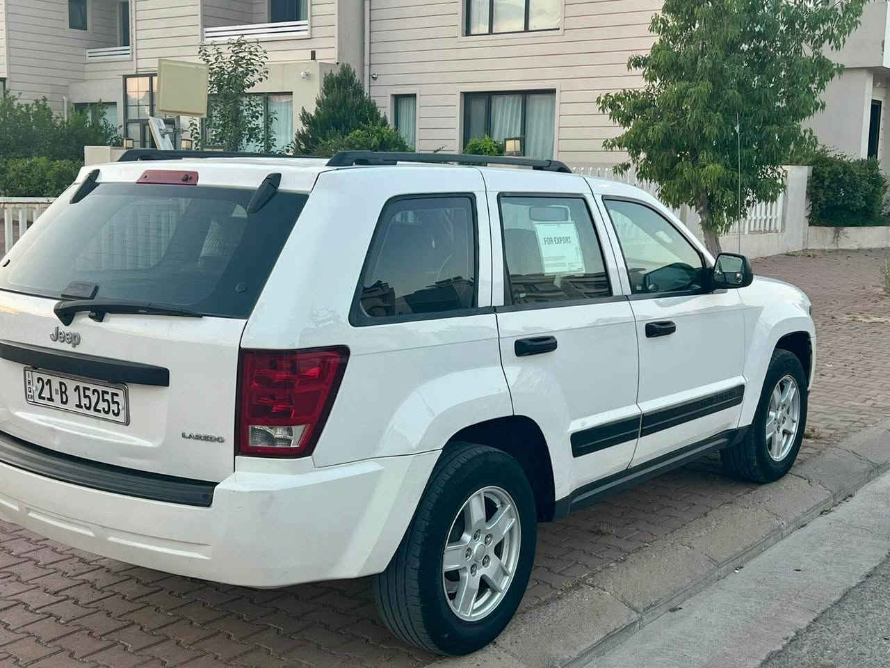 بسم الرحمن الرحيم 
jeep laredo 2005
***********
١ پارچەی بۆیاخە 
هەموو گیانی بە شەرت ماڵی دۆستە 
دەبڵ اکسل گێرو مەکینە بەشەرت 
سەنەوی تازە 
تایە تازە 
سعري٨٥  گەڵايه
موشته ري نيت سه رمان مه يه شێنە مەسج مەکە         رەقەمی ساحێبیم داناوە السليمانية, العراق
