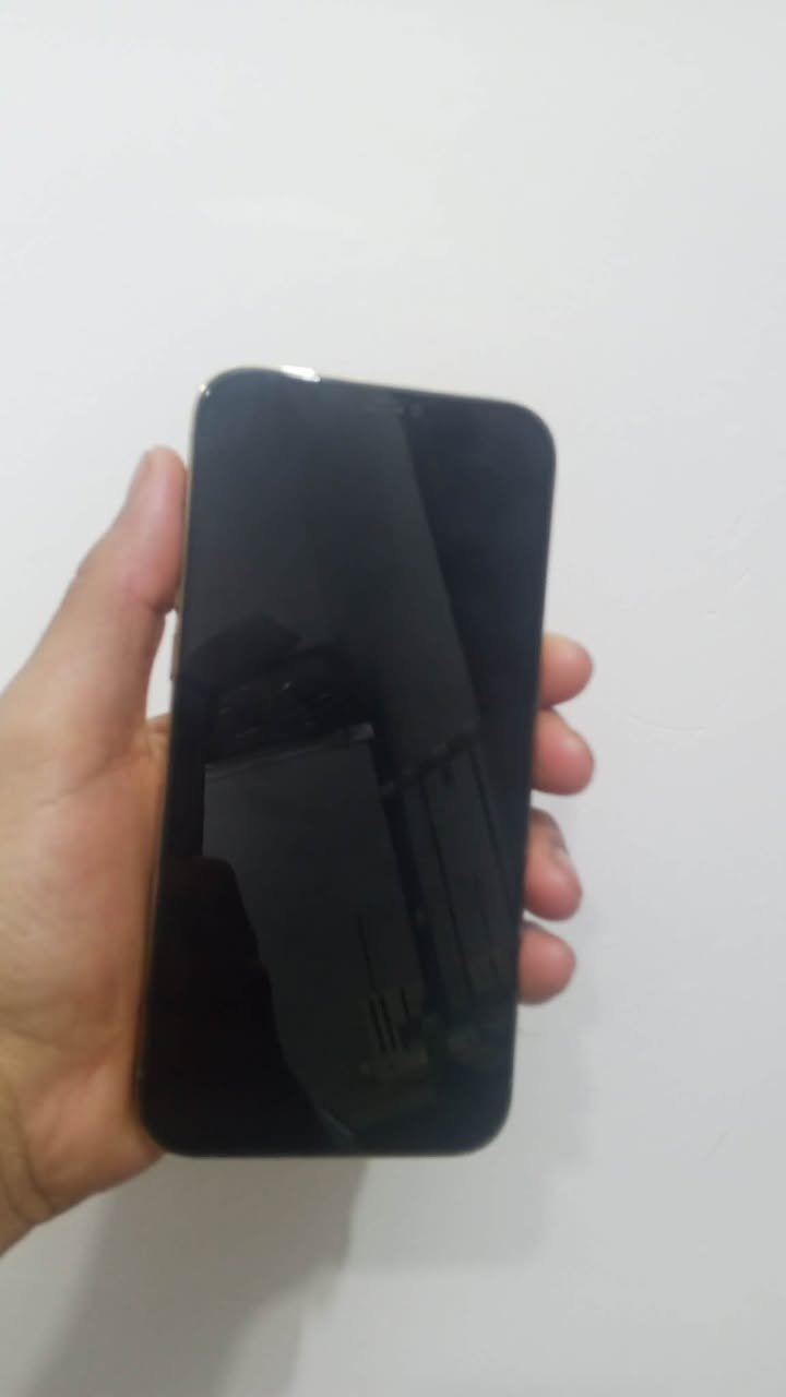 سلام عليكم
١٢ برو ماكس للبيع نضيف كلش بلاد كلشي ما مبدل بي نضافه كدامك البطاريه ٧٨ السعر ٥٥٠ وبي مجال بسيط لتواصل *********** واتساب
