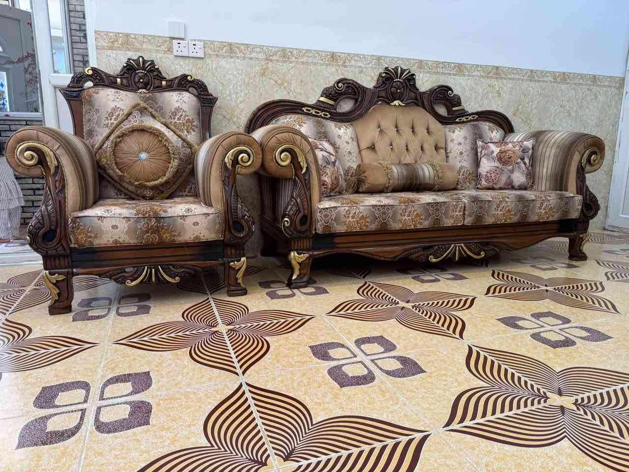 ئه م قه نه فه بو فروشتن (10)نه فريه توركيه دار كيوزه شتيكي زور زور باك جوان بي عيب شتيكي تايبت ناو نيشان كه لار نأو مزاد خانه كونه كه پشت مكتب ليلا قاسم 
(پاشاي قه نه فه)هه ر به ريزيك ويستي تليفون به كات به م ژماريه (***********)
