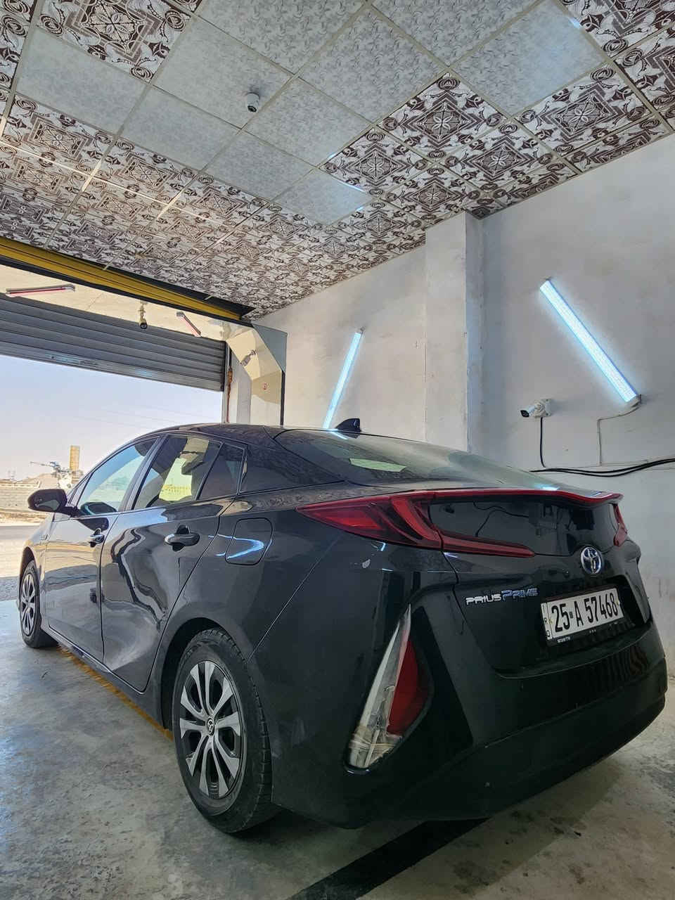 للبيع بريوس 2021 بلكن 
رقم كركوك انكليزي مع كوبون بانزين السيارة بأسمي
ماشية 76 الف ميل 
ضررها چاملغ خلفي سايق 
معاها شاحن 
السعر 137 وبيها مجال 
مكانها كركوك الزاب 
للاستفسار الاتصال ***********
