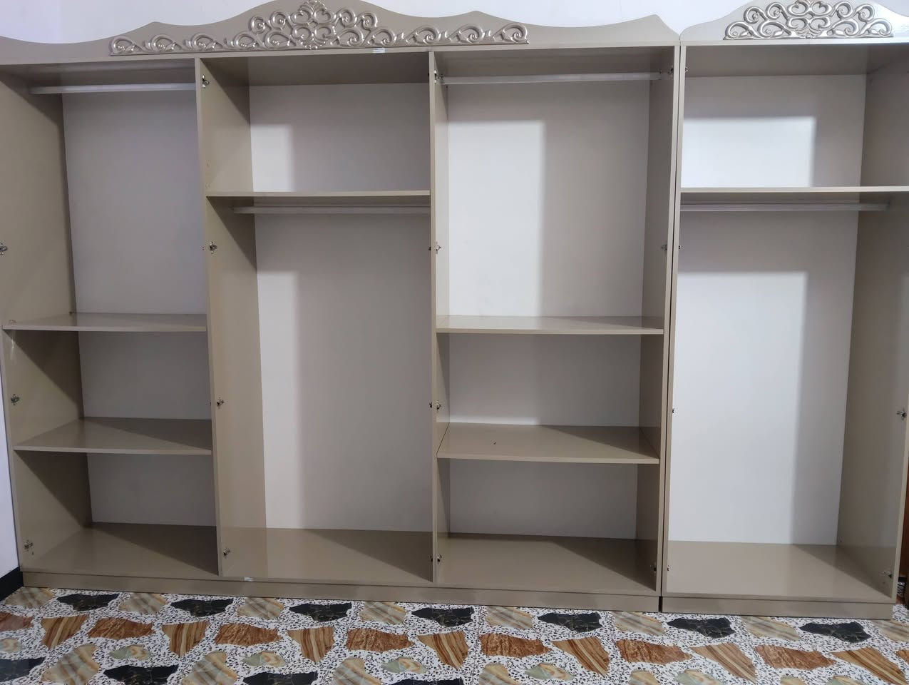 غرفه تركيه ملكيه نضيفه لوك صبغ حراري اصلي وجام ليزري وبرقي جوي حديد وضهر بلوك وناره شغاله وبيه كنتور اضافي مال طفل بابين السعر 750وبيه مجال بسط اتصل علا الرقم /***********/***********//مكان فلوجه
