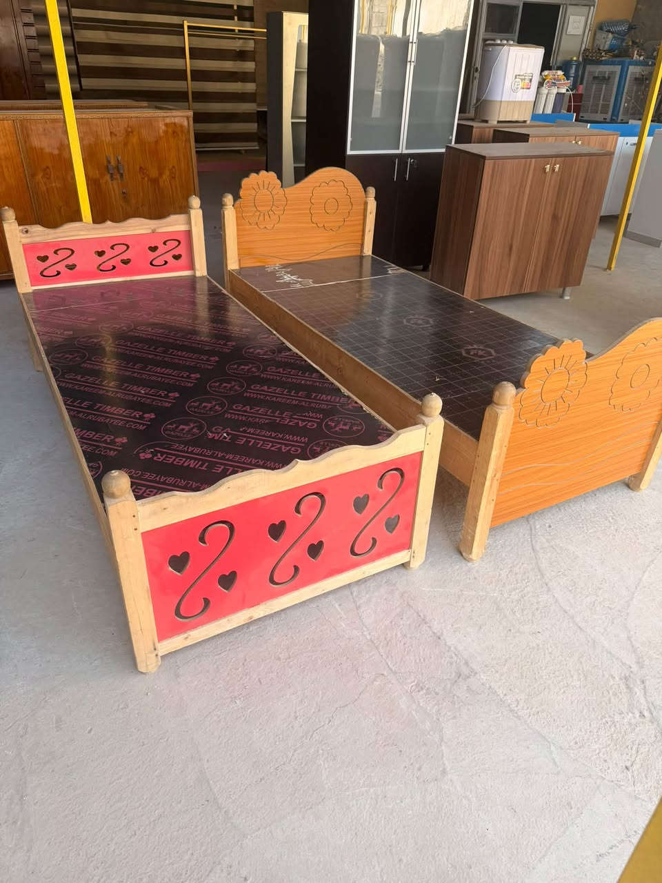 سرير • غرفة نوم • مفروشات