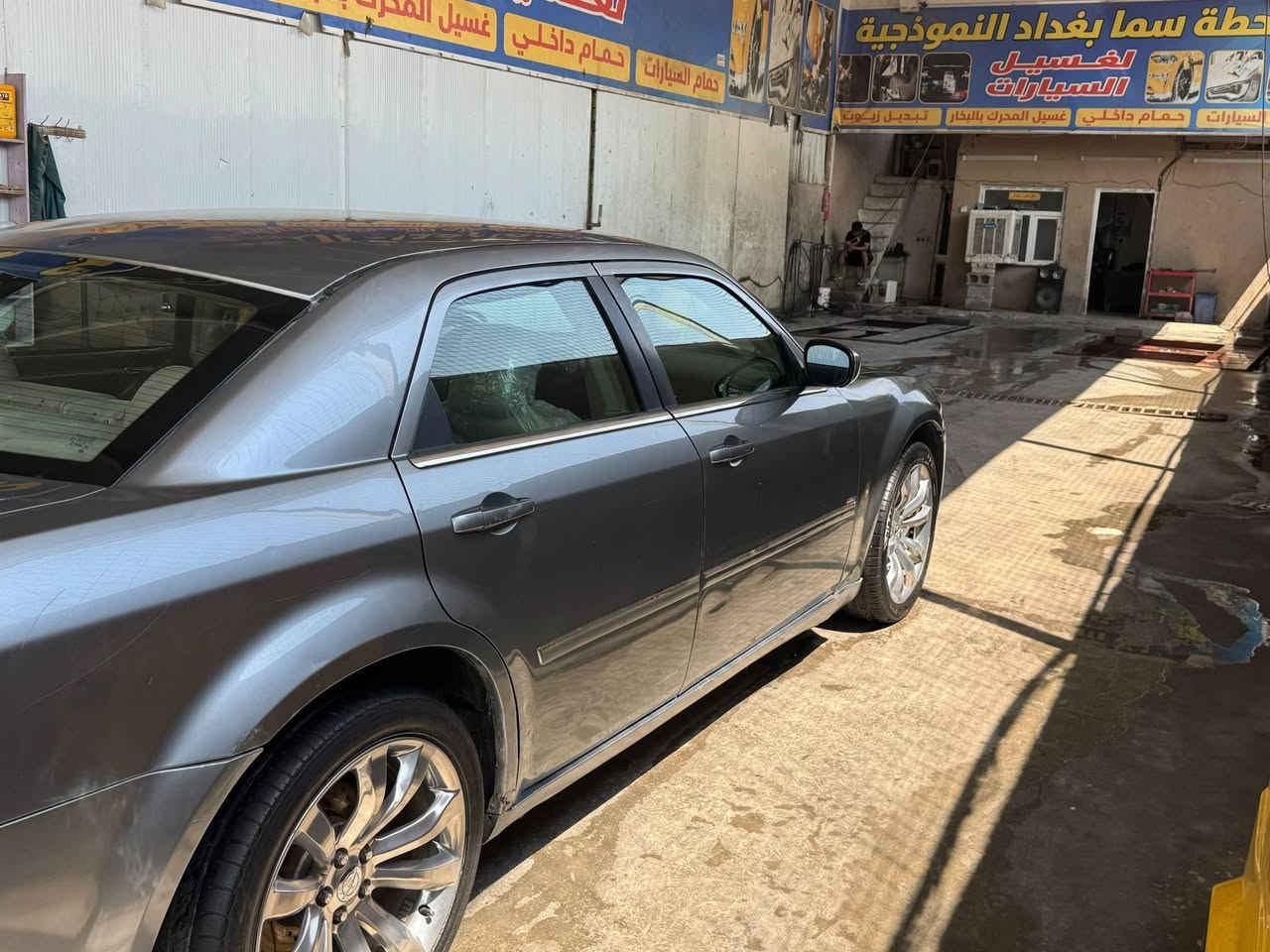 اوباما موديل 2007  بدون حادث ايرباكات سليمة محرك 3500  اصل  كير ومحرك وتبريد وكهربائيانت على البلاد  تخم تاير جديد  ويل كروم  سيارة نظيفة استخدام شخصي رقم دولي باسمي  هزة  وسنوية جديدة  مكاني بغداد للإستفسار موبايل ***********
