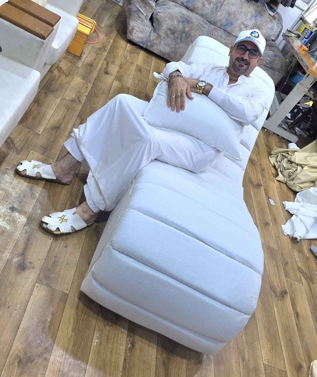 نعرض لكم شغلنا وتصميمنا ونجارتنا ودوشمتنا الشازلونة الحلزونة كرسي الاسترخاء الطبي قطعتين منفصلة مع المخدة الطبية أتمنى أن تنال رضاكم واعجاباتكم 
#من #ديالى #قضاء #خانقين #الى #البصرة
