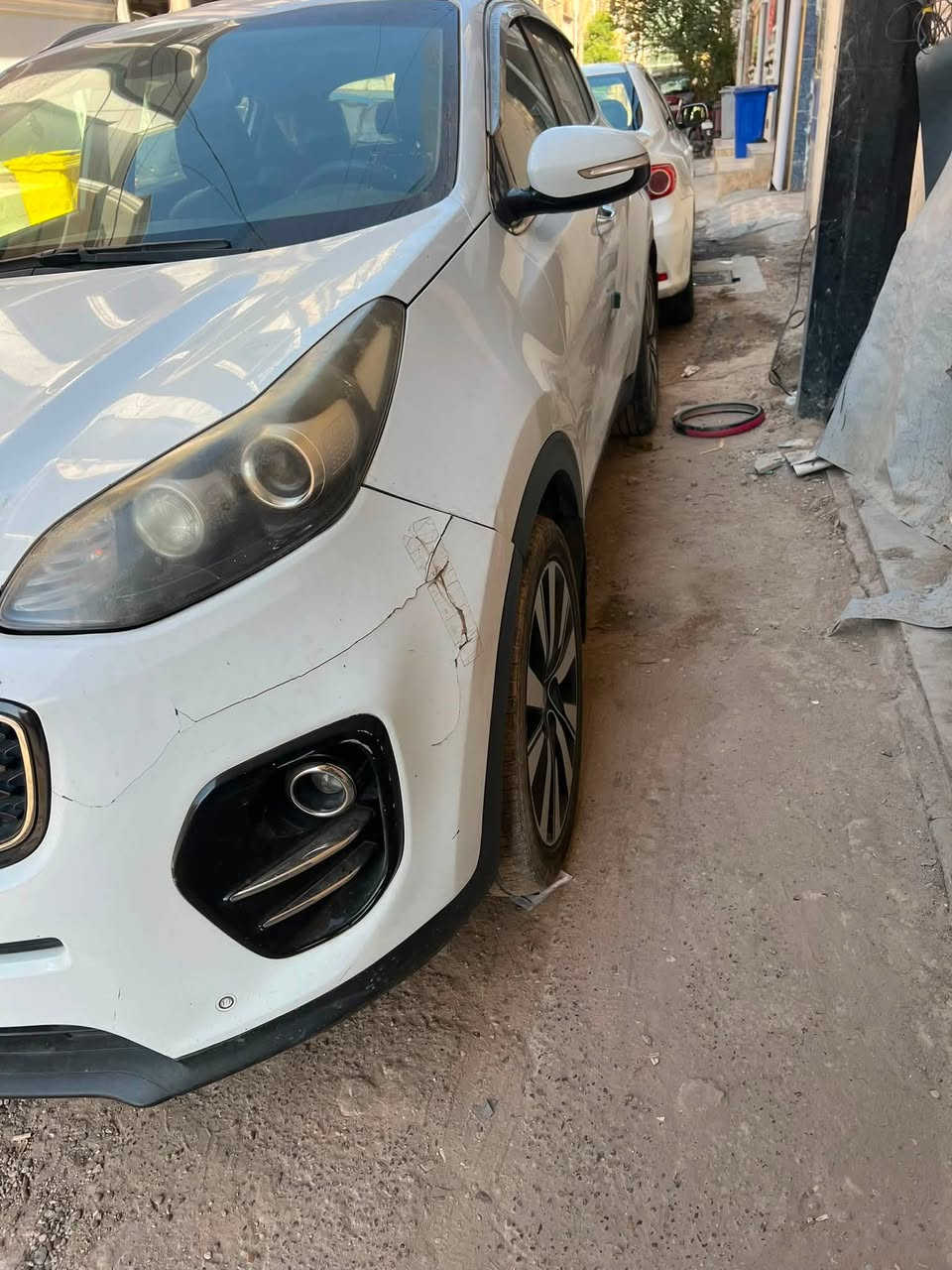 السلام عليكم للبيع سبورتج موديل 17 بدون صبغ رقم بغداد باسمي مكينه كير بلاد وضع شركه مواصفات عاديه حساس امامي خلفي مري شفط تحكم جهتين شاشه وكامره مكان سياره بغداد الكرخ ***********
