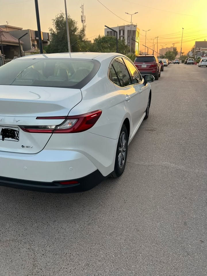 للبيع كامري خليجية 2025 وكالة عبد اللطيف 
هايبرد وبانزين مكفوله ماشيه 21000 الف
السعر 245$ ورقه رقم بغداد بسمي شرط التحويل 
المكان بغداد المنصور او حي العدل
الاتصال ***********
