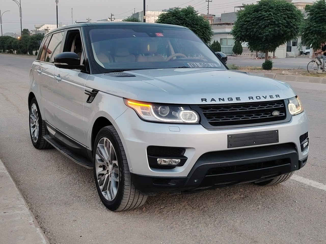 RANGE ROVER SPORT 2015

DYNAMIC V8 SUPERCHARGE

ڕەنج ڕۆڤەر سپۆرت 2015 داینامیک سوپەرچارج 
ساغ دوبەی ✅ 
بێ بۆیاخ
100 هەزار کیلۆمەتری حەقیقی ڕۆشتووە 
مواسەفات خلیجی....
پانۆراما
جلدی ناوزەرد
دەرگا شفت
کوشن کارەباو ساردو گەرم خەزن
گێڕی سوکان
3 مۆدی لێخوڕینی هەیە
مواسەفاتی تر.....
سەیارەکە لە رەسمەکان جوانترە 📦
گێرو مەکینە بە شەرت نەکراوەتەوە
ساڵنسای سپۆرت بیلاد
تایەی تازەی لە ژێرە
نرخی گونجاوە
مشتەریت تەلەفونکە
***********
***********
***********
