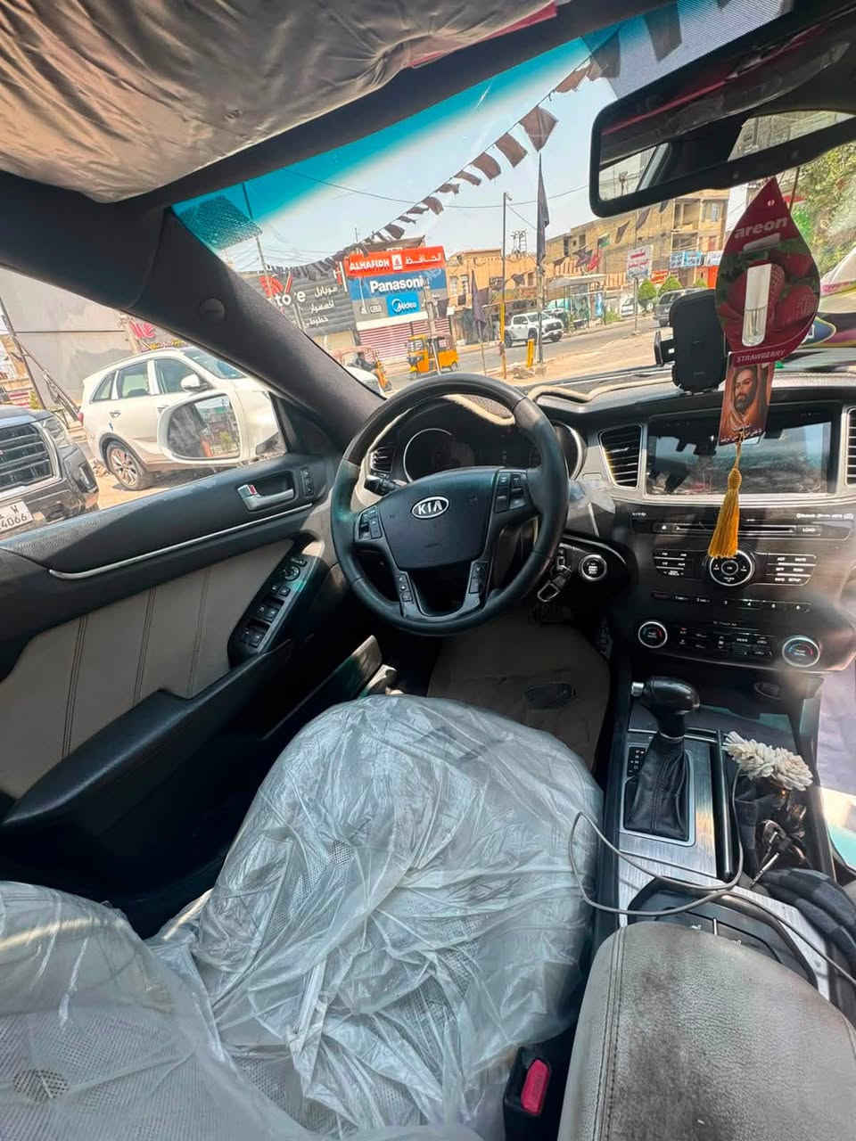 سعره 115 كير محرك شرط رقم سنوى جديد بسمى تريد وكالة تحويل نفس يوم رقم  بيها ضربه بل بنيد وبيها بعض ملاحظات كشر نضيف جداً 
 العنوان / بغداد الشعب ***********
