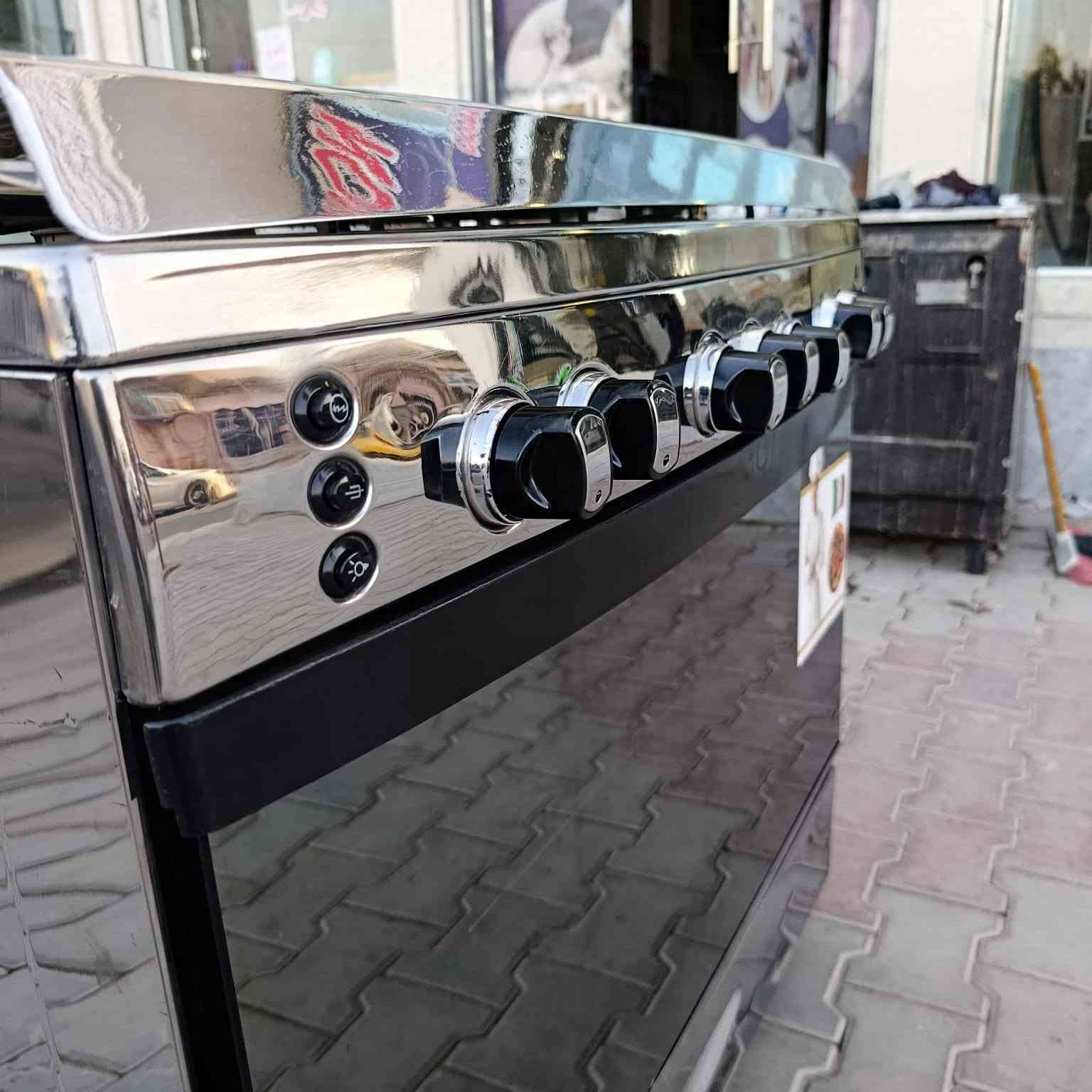 طباخ سل ستيل مستخدم
الوجه مقوس يجي 
قياس 60×90 ايطالي باب الاول 
نظام نوزل
 يشتغل الفرن الفوك والجوة سوة
مكاني بعقوبة كاطون الرازي ***********
السعر 350 وبي مجال بسيط
