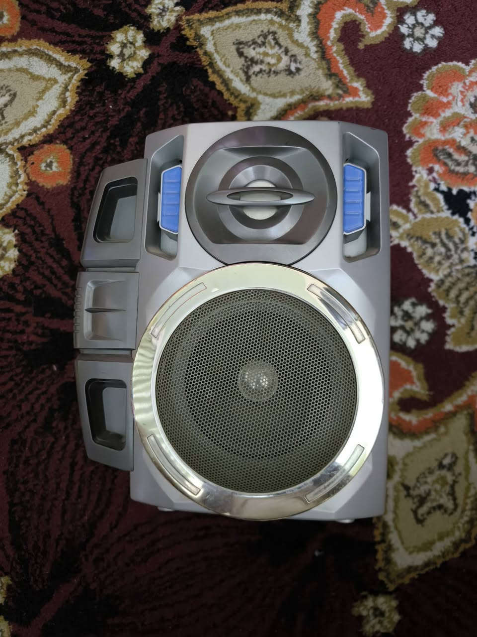 ​"شروة صوتيات مستعملة كاملة للبيع شلعة بسعر مناسب (كلها شغالة):
زوج سماعات سانيو (Sanyo) خشب كبار 3-Way

​سستم مسرح حاسوب SunSaine 5.1 كامل

​عدد 2 صب ووفر Cambridge PCWorks

​زوج سماعات مسجل فضية Bass Reflex

​صب ووفر مضخم Power Max

​مايكين سلكية ملحقة البيع للمجموعة كاملة

السعر ٩٠ ألف وبيهن مجال للشراي ومكاني بغداد
