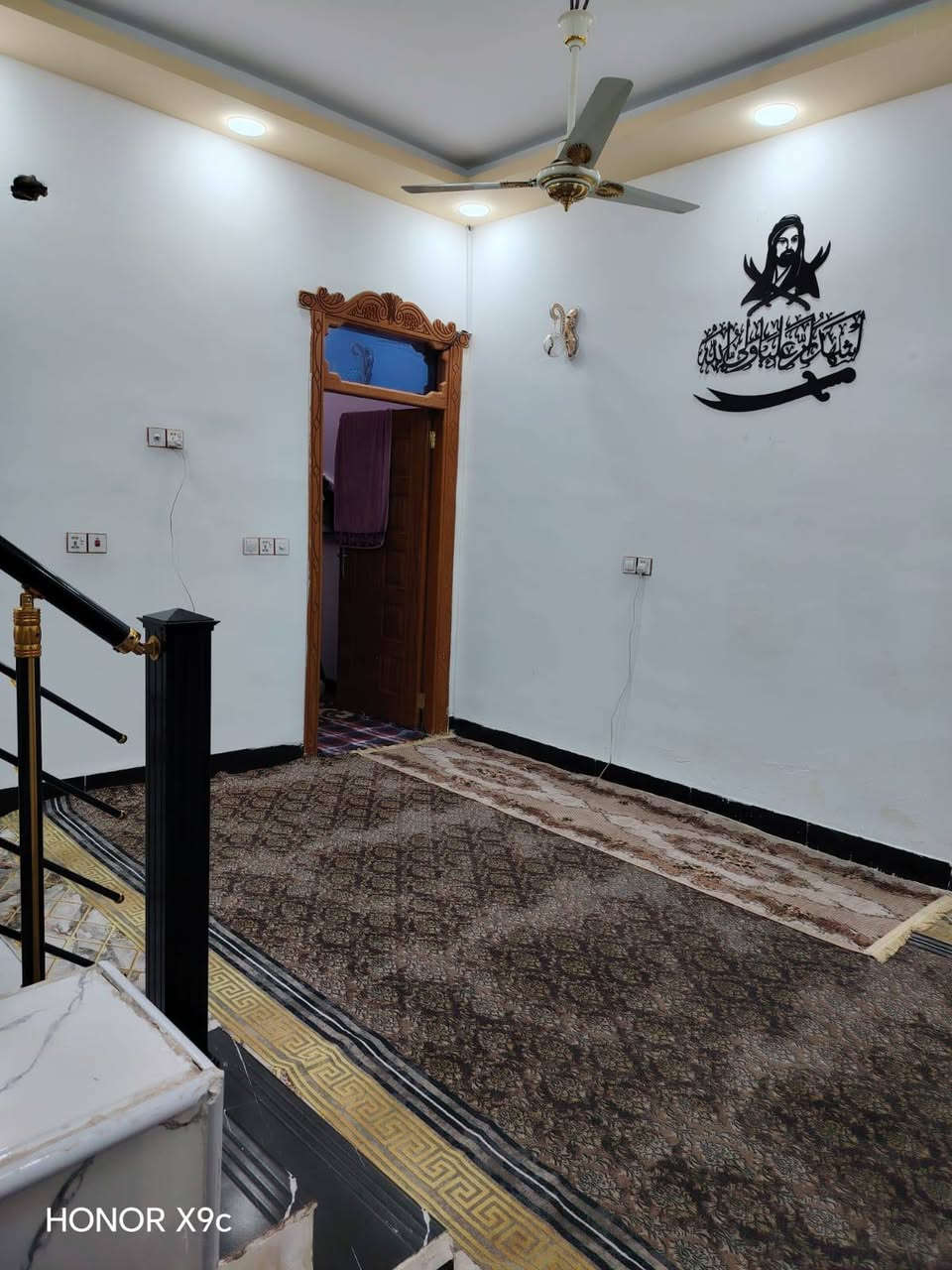 🏠 دار 50م – النجف الأشرف
📍 بصف السوك مقابل ملحق قرية الغدير عمود301
🧱 طابوق جمهور | 🏗️ سقف كونكريت
🛏️ غرفة + 🛋️ صالة + 🍳 مطبخ + 🚿 حمام + 🌤️ منور كامل +حجر درج+ خط مؤيد+ جاهز البيت +للسكن+
💰 20وبي مجال   قابل للتفاوض
📞 ***********
