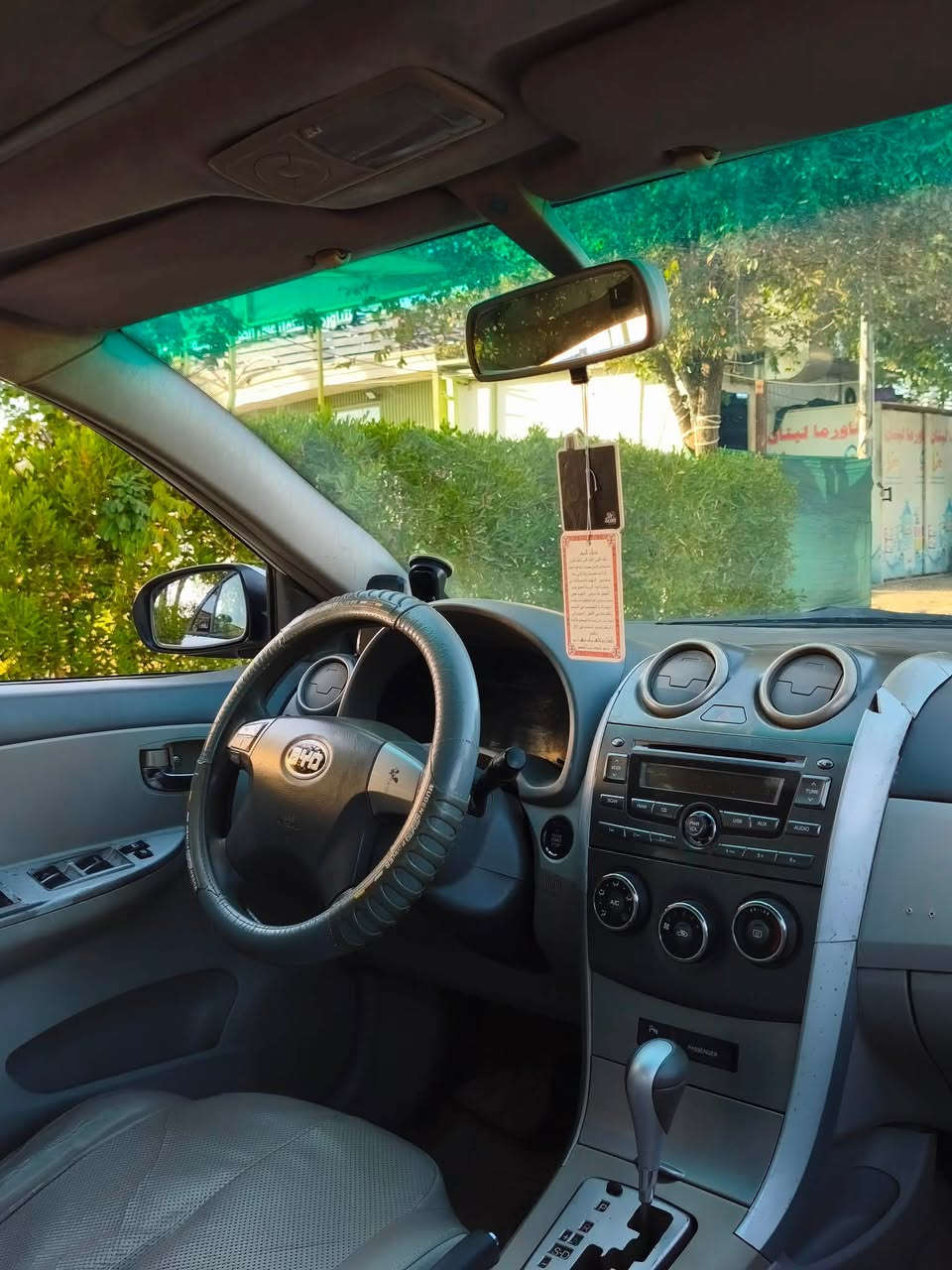 السلام عليكم 
اعتذر عن القسط والمدة
بي واي دي جي ثري للبيع (byd g3) موديل 2014 
السيارة رقم كركوك دولي باسمي شرط تحويل سنوية لنهاية 2031 
محرك وكير بلادي حجم 1.8 
سيارة كلين بدون حادث بيها صبغ جاملغ وأحد جمالية فقط 
مواصفاتها 
كير اوتو 
سلايت روف 
بصمة 
دخول ذكي 
كشنات جلد 
……
سيارة ناقصها بواري تبريد / 
السعر 
47 ورقة وبيها مجال كلش بسيط 
شراي اتصل وتفاصيل كلها كدامك اعتذر ممتواجد خاص 
***********

