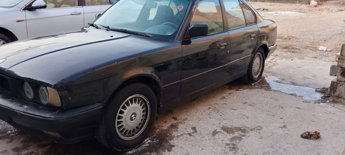 Bmw.535 . ـ1992 كیر و محرك وكهربائي كله شرط .كیر عادی محرك فل . 
 رقم  بغداد .سنویة خضرة . معا الوكالة . مااندل صاحب
شڕط سرقة . وعشایر وغرامة سعر 25  بیع ومراوس
واتساب . ***********
اڵاتصال *********** كركوك, العراق
