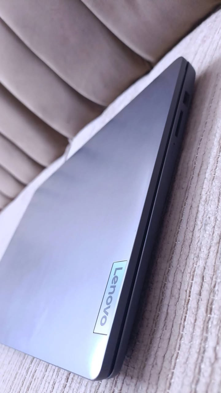 السلام عليكم
للبيع Lenovo
i7 - جيل 12
رامات 16
نظيفة جداً جداً استعمال قليل 
حتى كارتونتها موجودة 
السعر 650 الف 
مكاني بغداد 
واتساب / ***********
