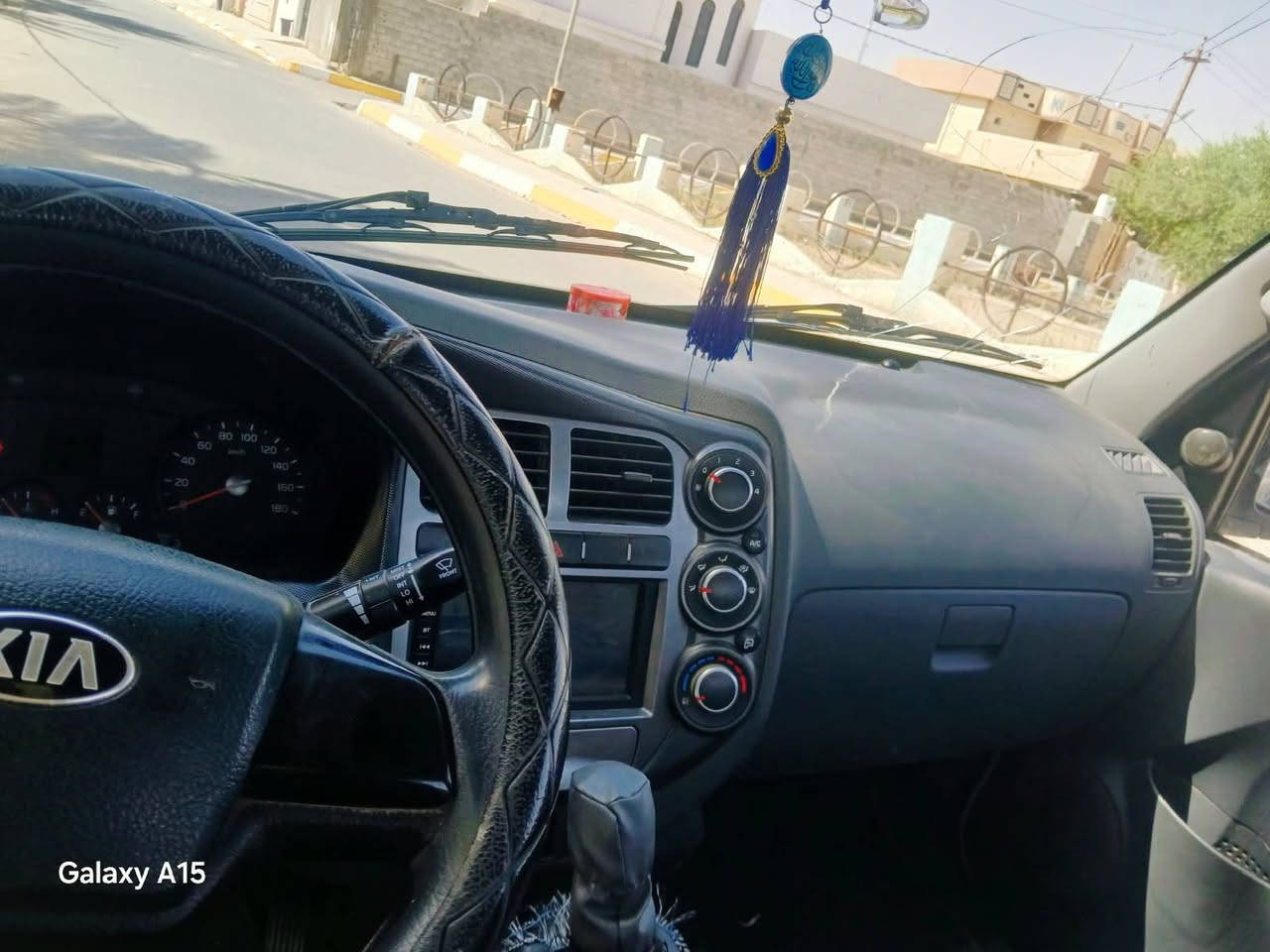 كيا حمل 2700، موديل 21 ، رقم بغداد ،  كير ومحرك بلادي شركة ما مفتوح، السعر 120 وبيه مجال،سنوية ساقطة صار شهرين  ، العنوان ديالى المنصوية، تواصل ‏‪***********‬‏، ***********, متواجد وتساب

نص مكتوب في الصور:
- Galaxy A15