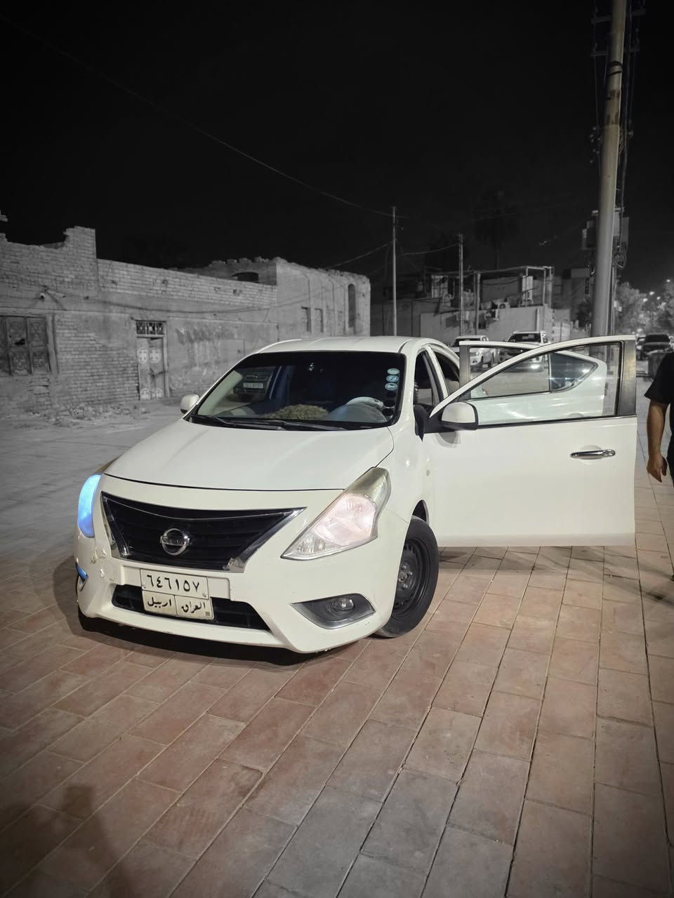 🚘 للبيع نيسان صني موديل 2021

📍 الرقم: أربيل قديم، صارله سنة من ساقط تحويل أو وكالة.
🔧 حادثها قبق الجنة،  
🛠️ الدعامية غير محسوبة.

❄️ تبريد المكيّنة والكير مكفولات.
📋 السونار مرفق بالصور.

📍 مكان السيارة: النجف
💰 السعر: 95 ورقة، قرب السعر أو مراوس حسب القناعة.
📞 *********** مكان السيارة نجف
