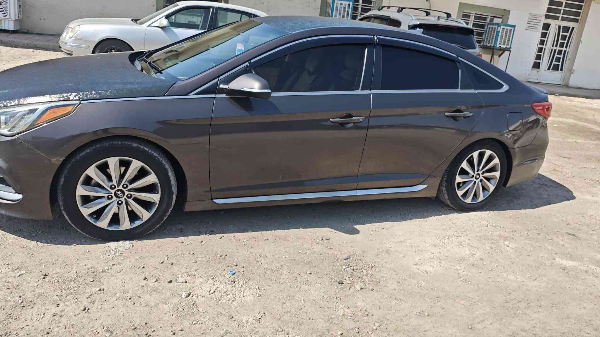 للبيع🔴
سوناتا موديل 2015
وارد امريكي
مبدل فقط البنيد 
تبريد تدفئه
اشايربل مري
ويل كب كروم
رقم بغداد انكليزي تحويل ثاني يوم
وضعيتين قياده
كشن سايق كهربائي
السياره ما عايزه كلشي مال جناي
السعر: 115 وبيه مجال
العنوان: بابل الكفل
للئستفسار: ***********
