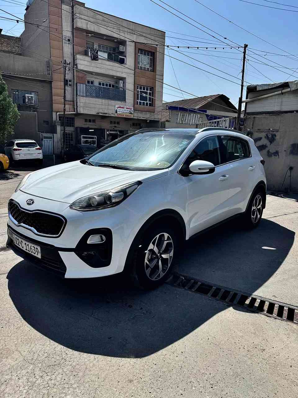 سلام عليكم ….

سبورتج خليجي 2019 بانوراما رقم اربيل باسمي شرط تحويل اي يوم يعجبك سيارة حلوة على أيدي من الدوام للبيت ماشية 160 الف كم
مواصفات السيارة 
محرك 2000 دوش
تبريد قطعتين
اشاير بالمري 
ويل 19 
وباقي المواصفات معروفة
بيهة ضرر هلال جاملغ الخلفي جوة قبق بانزين معمر فقط ورصعة بالباب الخلفي على وضعهة باقية

السعر 167💵
ورقة وبيهة مجال حك جيتك

رقم الهاتف ***********
