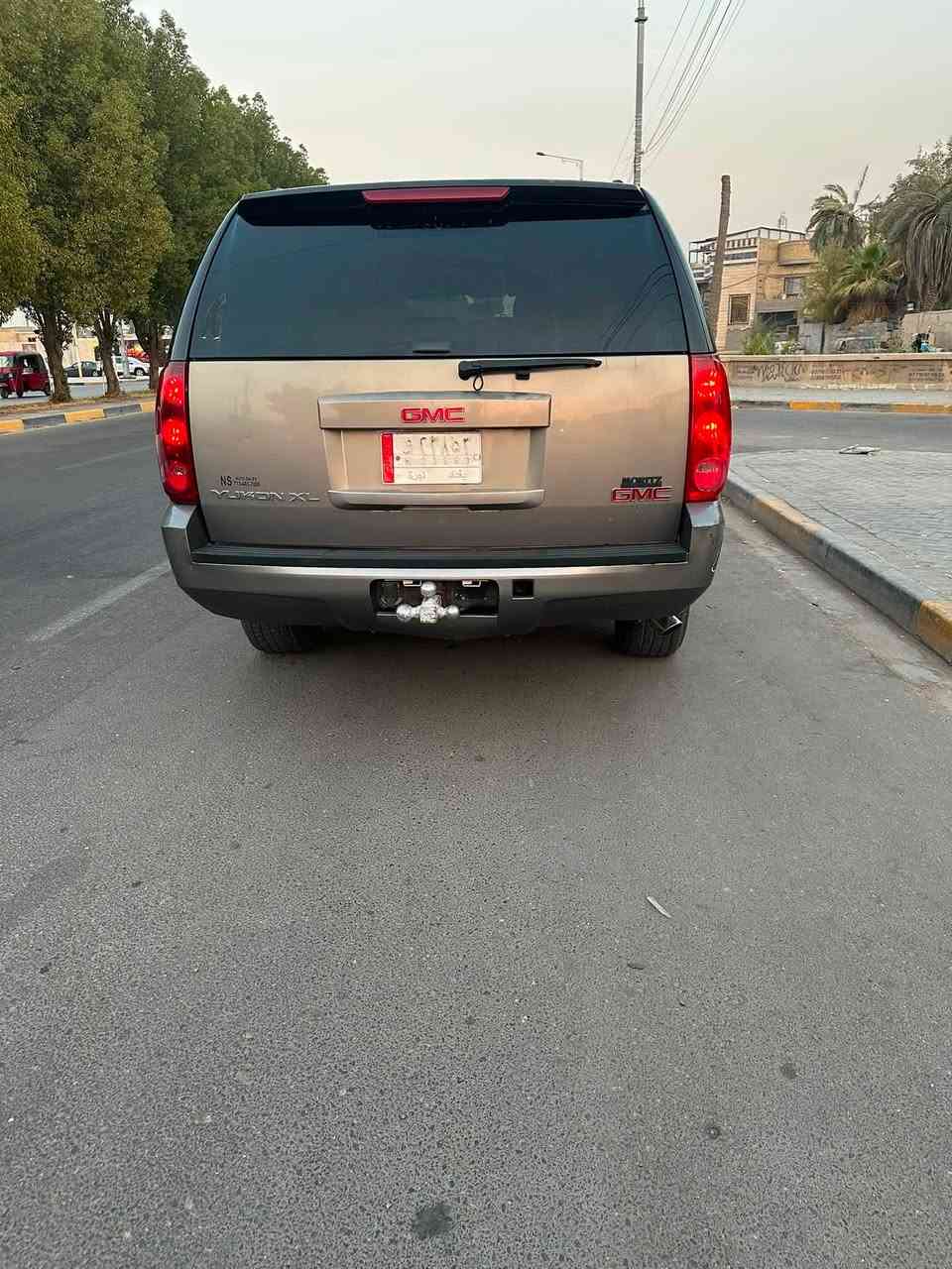 السلام عليكم يوكن جمسي مديل ٢٠٠٧ لون نفطي سياره كفاله من تبديل ولكص  كير مكينه اكسل كله تمام تبريد تخم تاير بيه لرباع معمرات بس يرادلهن رش صبغ سياره بيه خط بصره نجف  سياره رقم بغداد مامدفوع كمرك مالته معاملته كامله وراعيه يريد تحويل تدفع كمرك تتحول بسمك مباشر رقم دولي  سعر 130 وبيه مجال مكان سياره بصره (***********)  اتصل وتدلل
