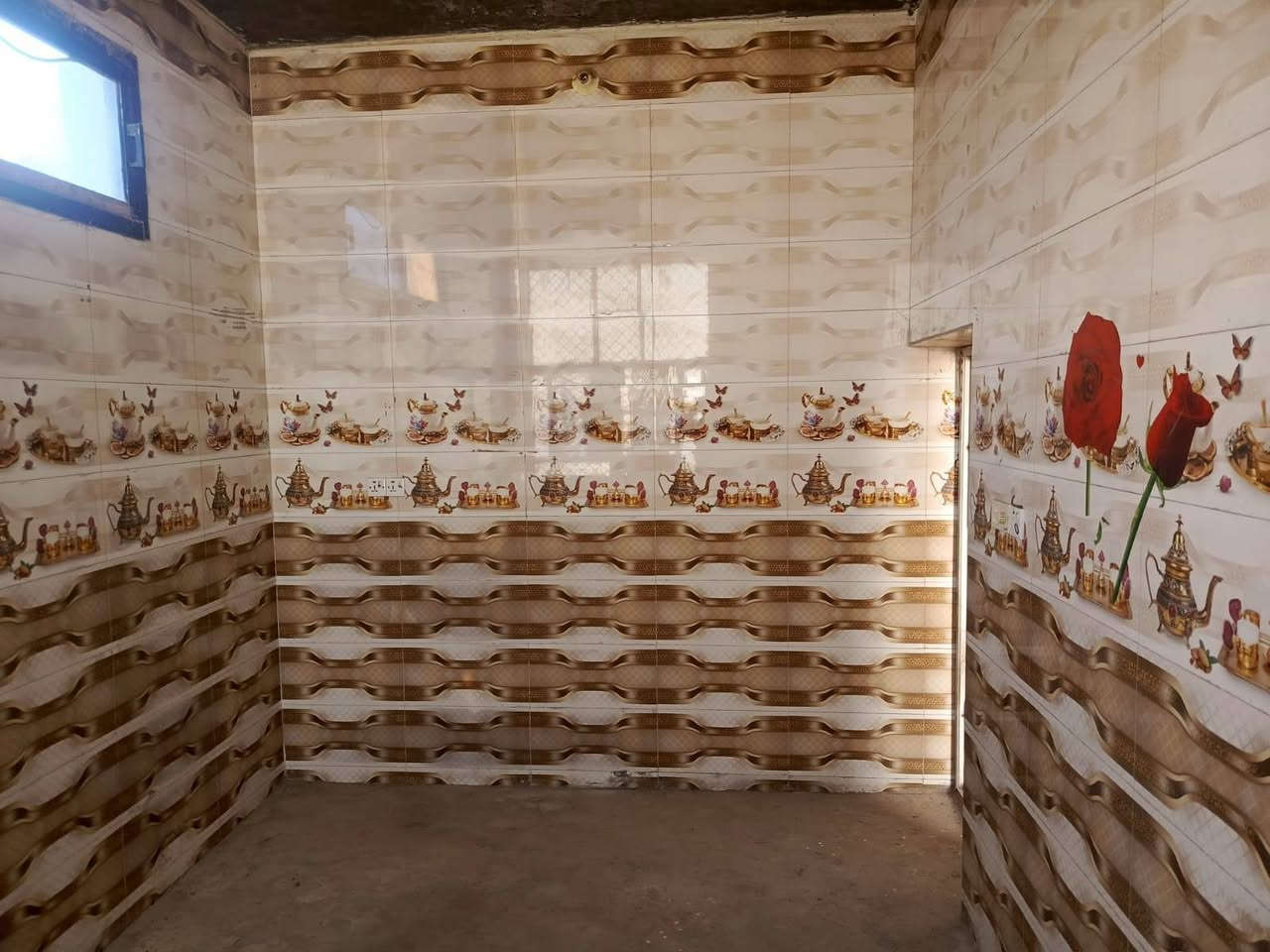 دار زراعي للبيع المساحه 225م يحتوي على استقبال ومطبخ وصاله وغرفتين وصحيات داخليه وخارجية نوع البناء طابوق +عكاده  موقع تجاري  العنوان سديناويه منطقه خلف الجسر على الشارع العام 
السعر 40مليون وقابل لتفاوض الاستفسار أكثر مراجعة مكتب الواثق أو الاتصال على الرقم التالي ***********
ملاحظة :الدار نقص أرضية فقط
