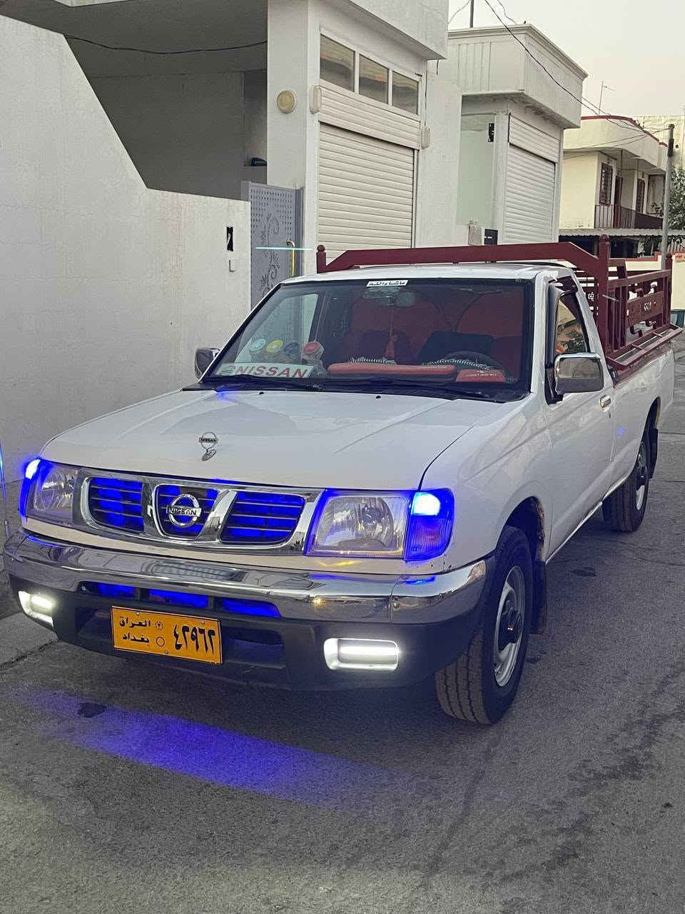 وئەدمین وەرگرن نیسان بۆفرۆش 2001 سەیارەکە کامل بۆجوانی کامل بۆیاخم کردۆتەوە بێی ئەوەیی یەک قەترە مەعجونی تێدابێیت سەقفوو شانیشی بۆیاخی نیە دوایی کەپسە ئەملاو لا دەعمی نیە یەک قرچی پێشەوەهەیە بێناوگرتن  شایەنی باسکردنیش نیە  پاوەرە 4تایەی تازە دواو پێشی تازە کامل بانسو مەسروف کراوە ناوبۆدیی لۆک تازە بەسراوە  چەمچەیی لۆک سەیارەکە  دیار لەگەڵا ڕێزم موشتەری نیت چات مەکە ژ.م***********
