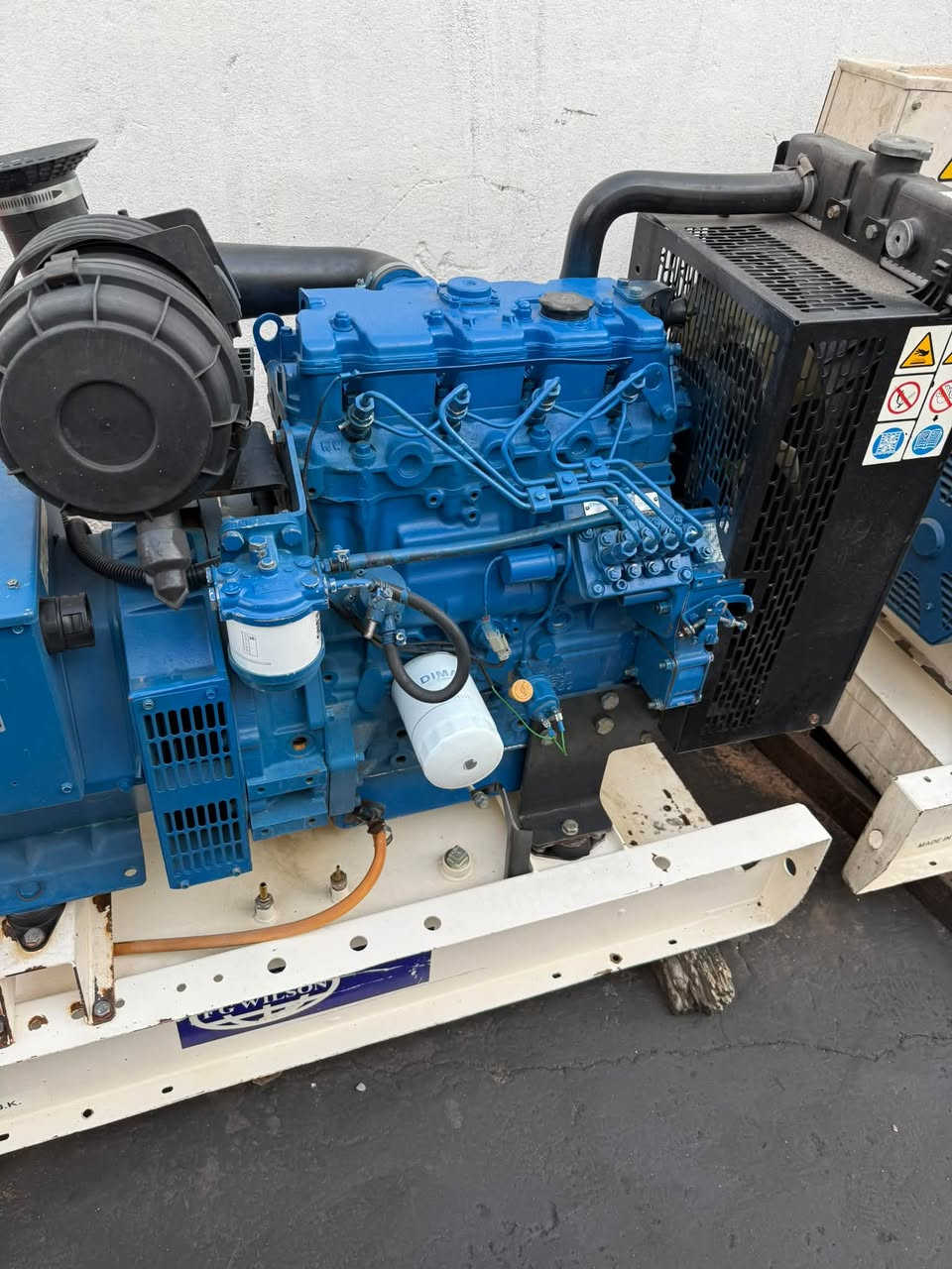 السلام عليكم
بيركنز بريطاني 22kva 

ساعات العمل اقل 100 ساعه زيرو 
نظام اوتو حمايه فول اوتماتيك
وضع بلاد شركة  
أربيل صناعه جنوبيه 
وضع بلاد شركة  
🚚يوجد توصيل الى جميع المحافظات وبضمان🚚
🚚كياندن هةية بو هةموو شاركان بةكرينتى🚚
 للاستفسار:
 ابو علي 
***********
***********
***********
