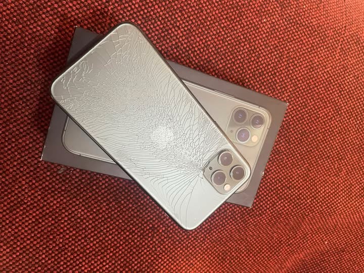سلام عليكم 
iPhone 11 Pro
مبدل شاشه
بطاريه خدمه73
نموذجM
شاصي لوك
ذ256
السعر220وبي مجال
العنوان📍اليرموك
